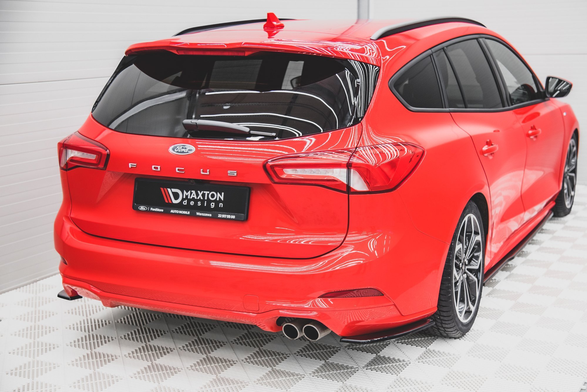 Street+ Heck Ansatz Flaps V.1 passend für Ford Focus ST-Line Kombi Mk4 schwarz Hochglanz