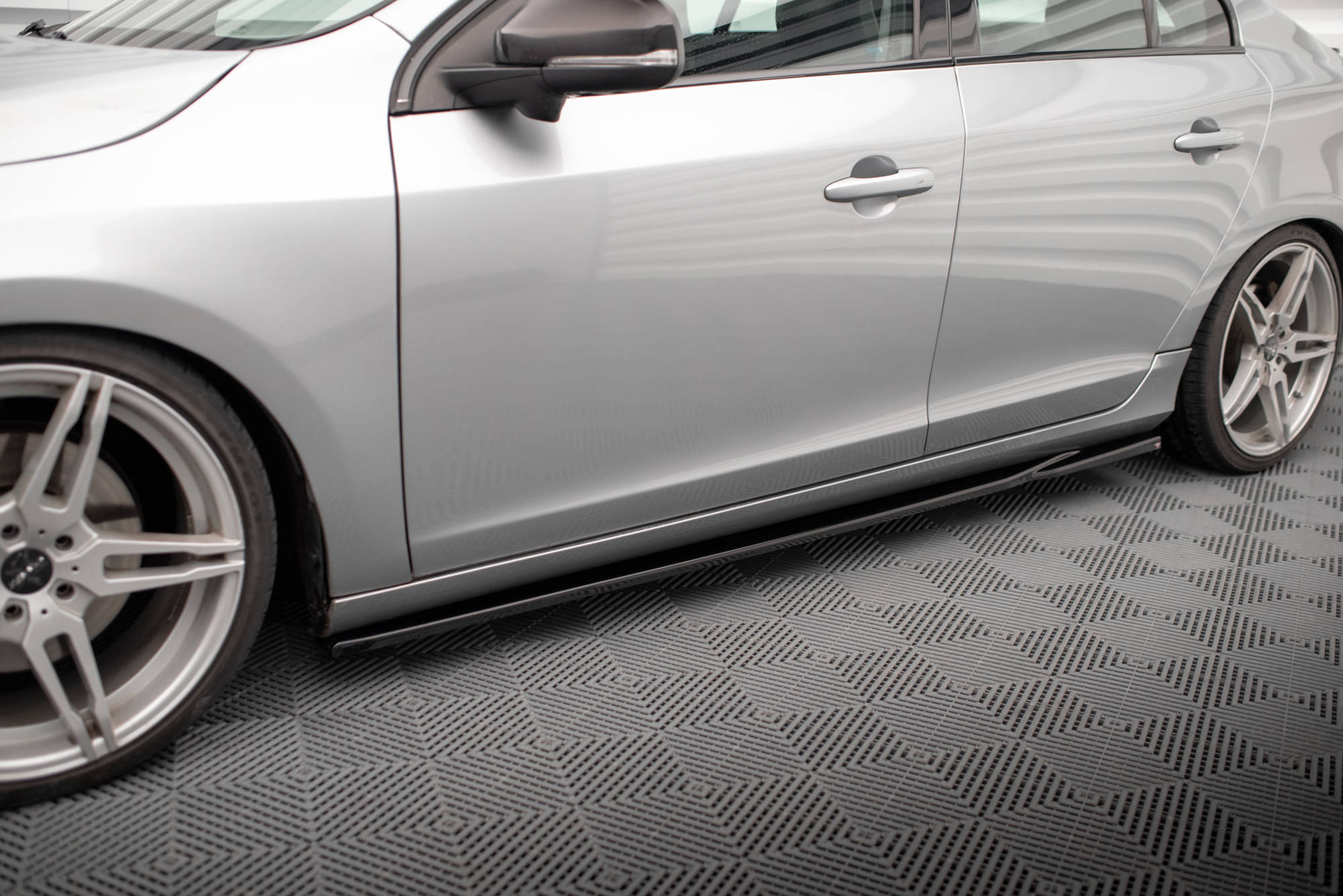 Street+ Seitenschweller Leisten passend für Volvo S60 R-Design Mk2 schwarz Hochglanz