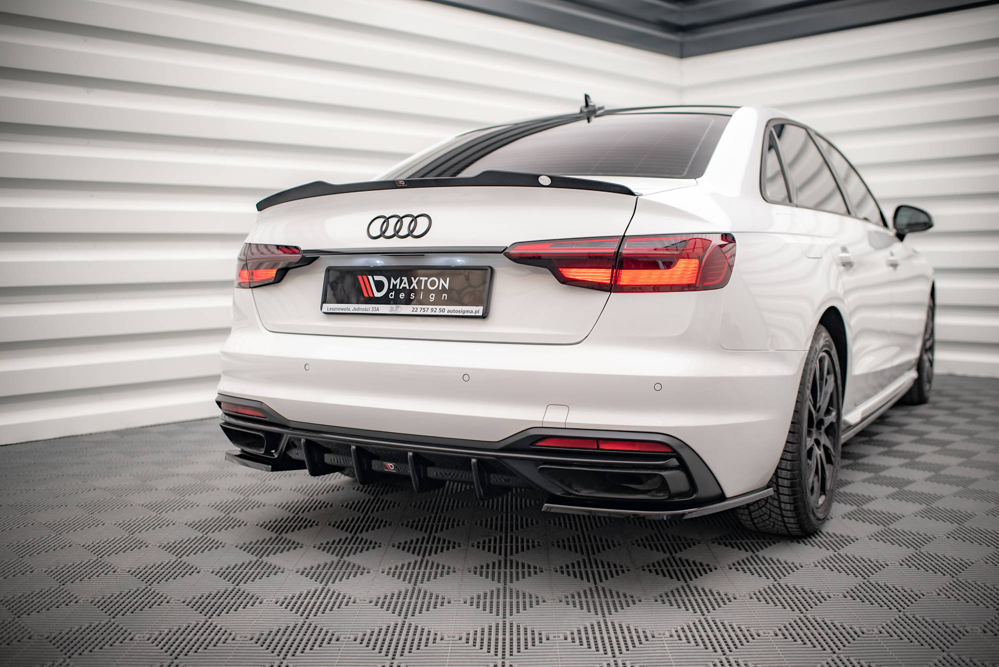 Street+ Heck Ansatz Diffusor passend für Audi A4 B9 FL schwarz Hochglanz