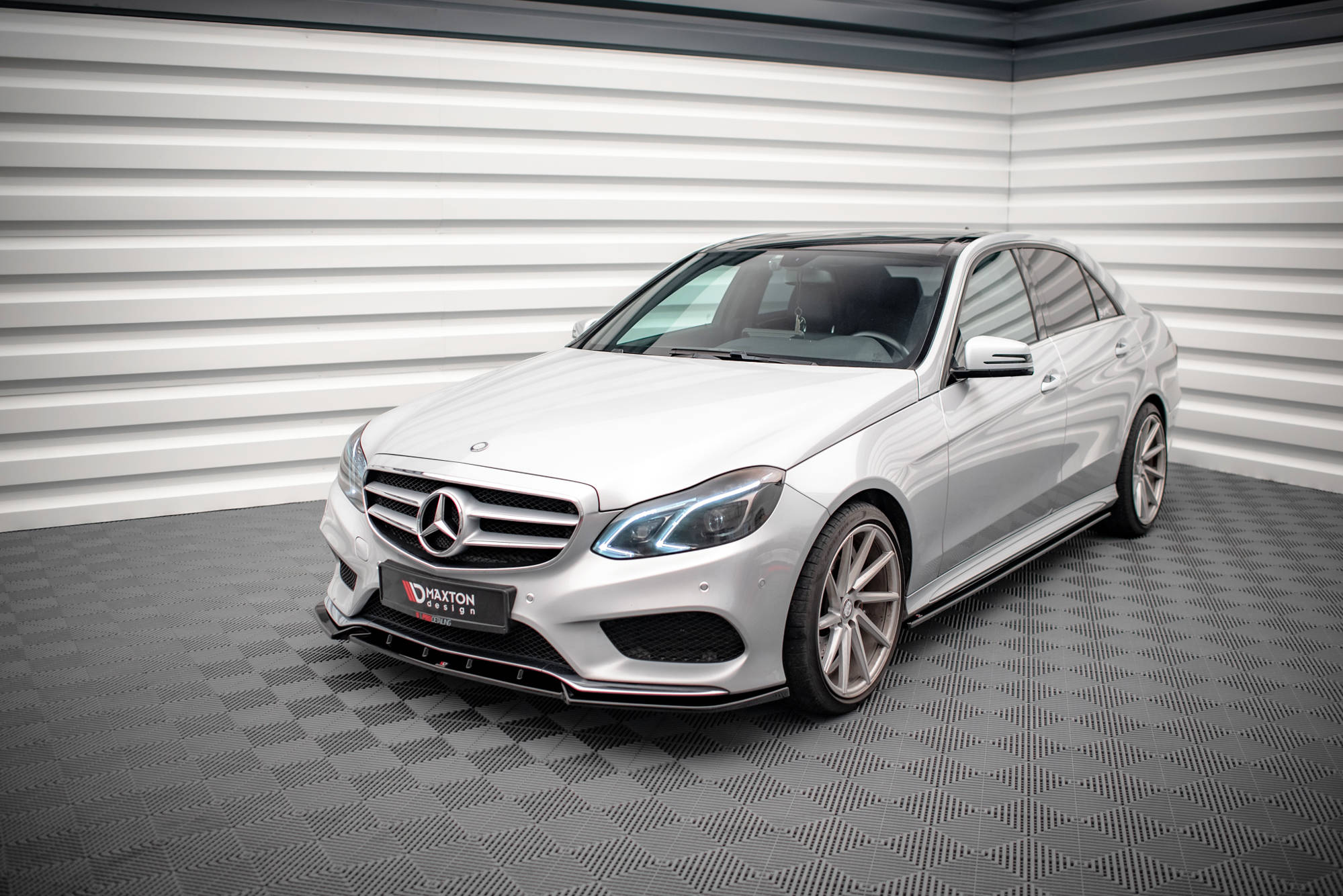 Street+ Seitenschweller Leisten passend für Mercedes E63 AMG / AMG-Line Limousine W212 FL schwarz Hochglanz