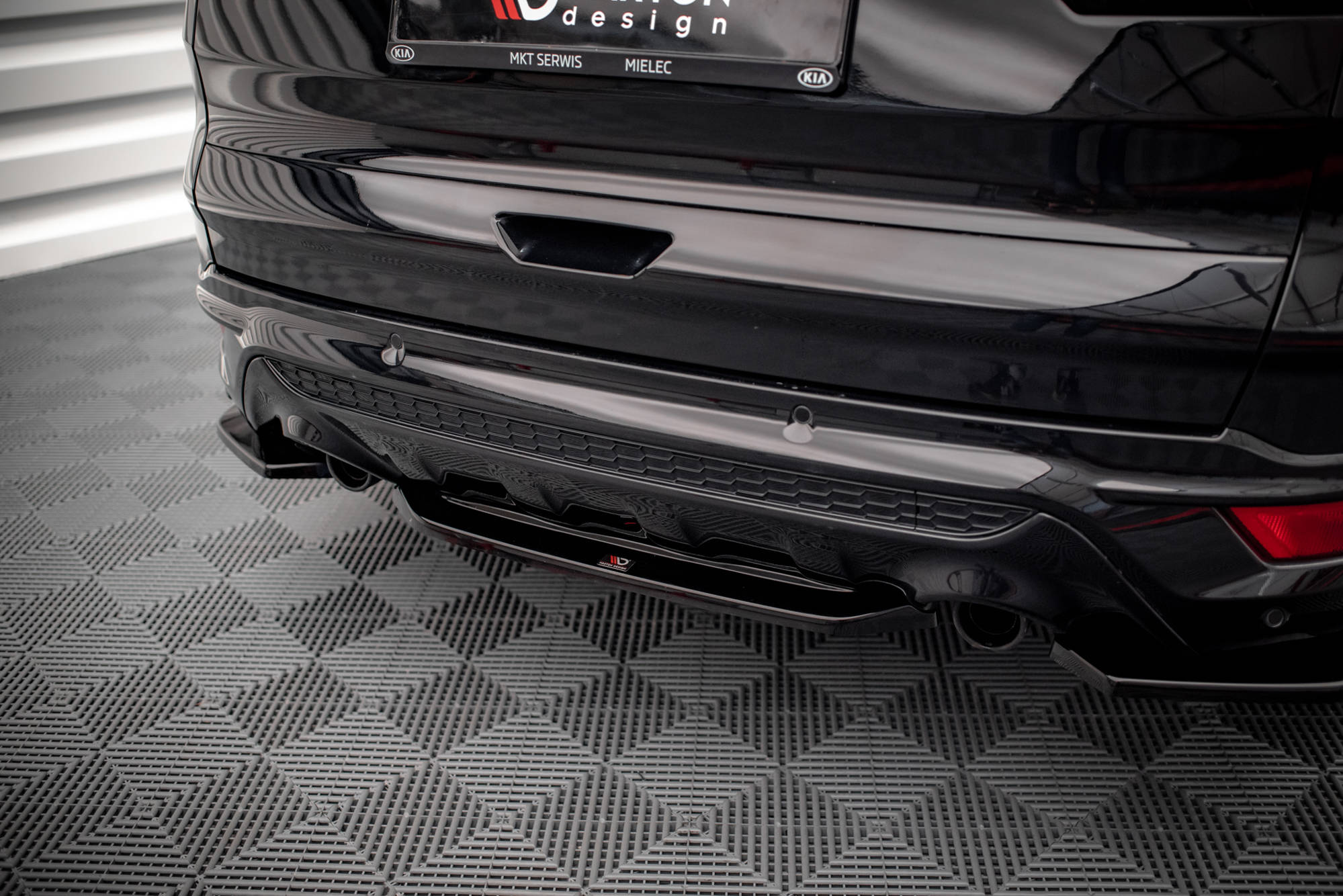 Street+ Mittlerer Diffusor Heck Ansatz passend für Ford Escape ST-Line Mk3 schwarz Hochglanz