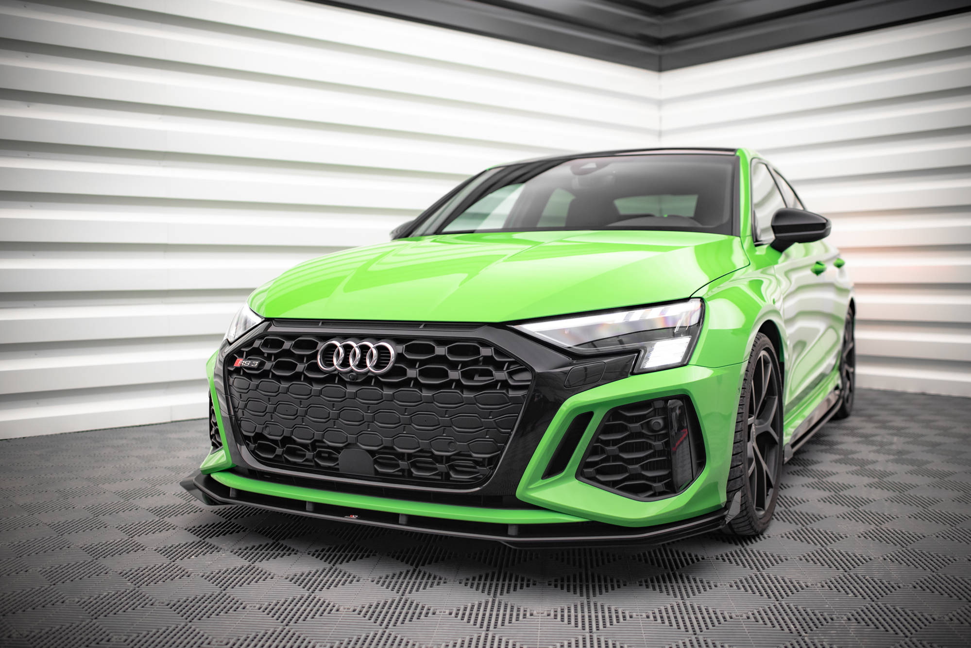 Street Pro Spoilerlippe Front Ansatz passend für Audi RS3 Sportback + Limo 8Y rot+ Hochglanz Flaps