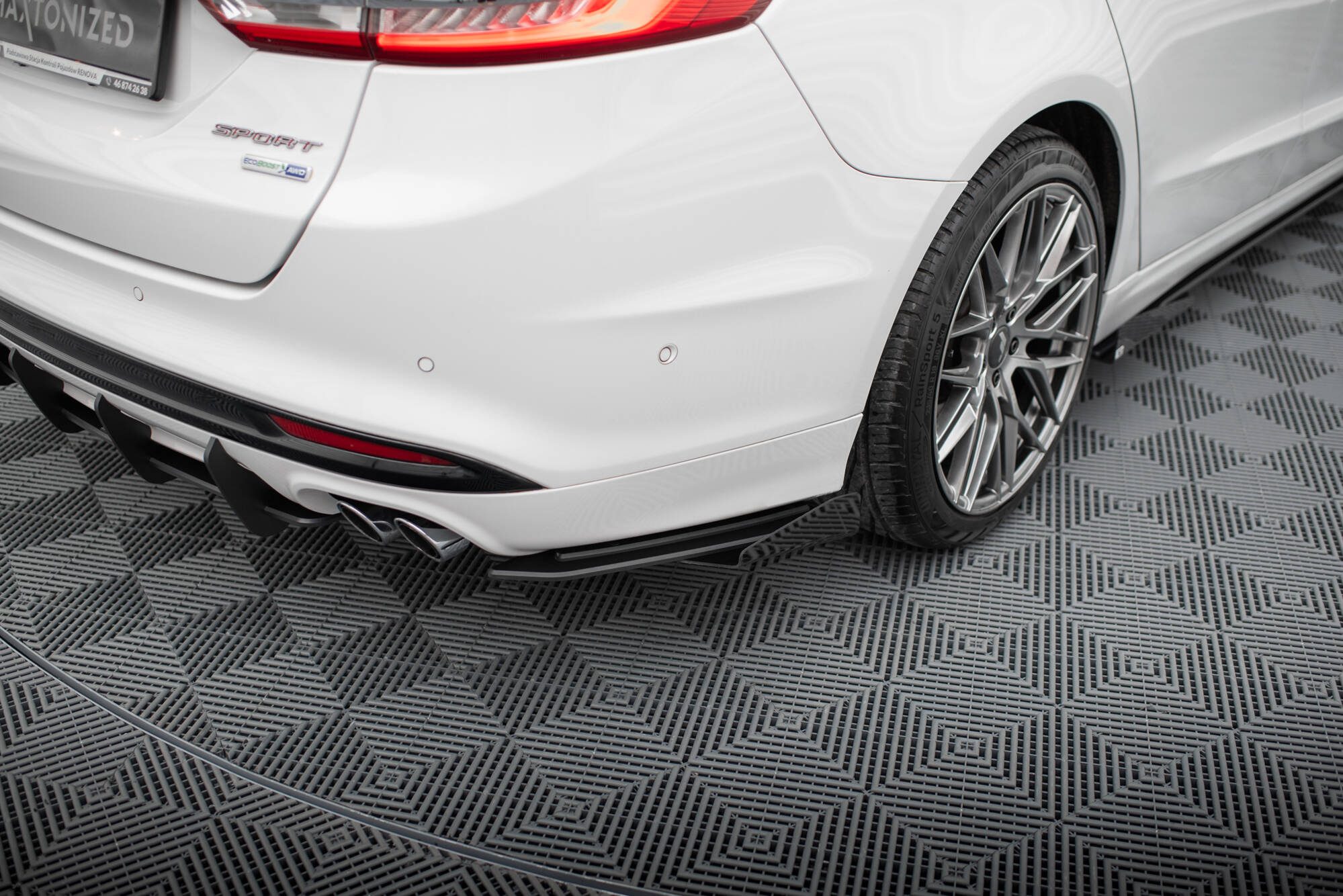Street Pro Heck Ansatz Flaps passend für Ford Mondeo Sport Mk5 FL / Fusion Sport Mk2 FL rot+ Hochglanz Flaps