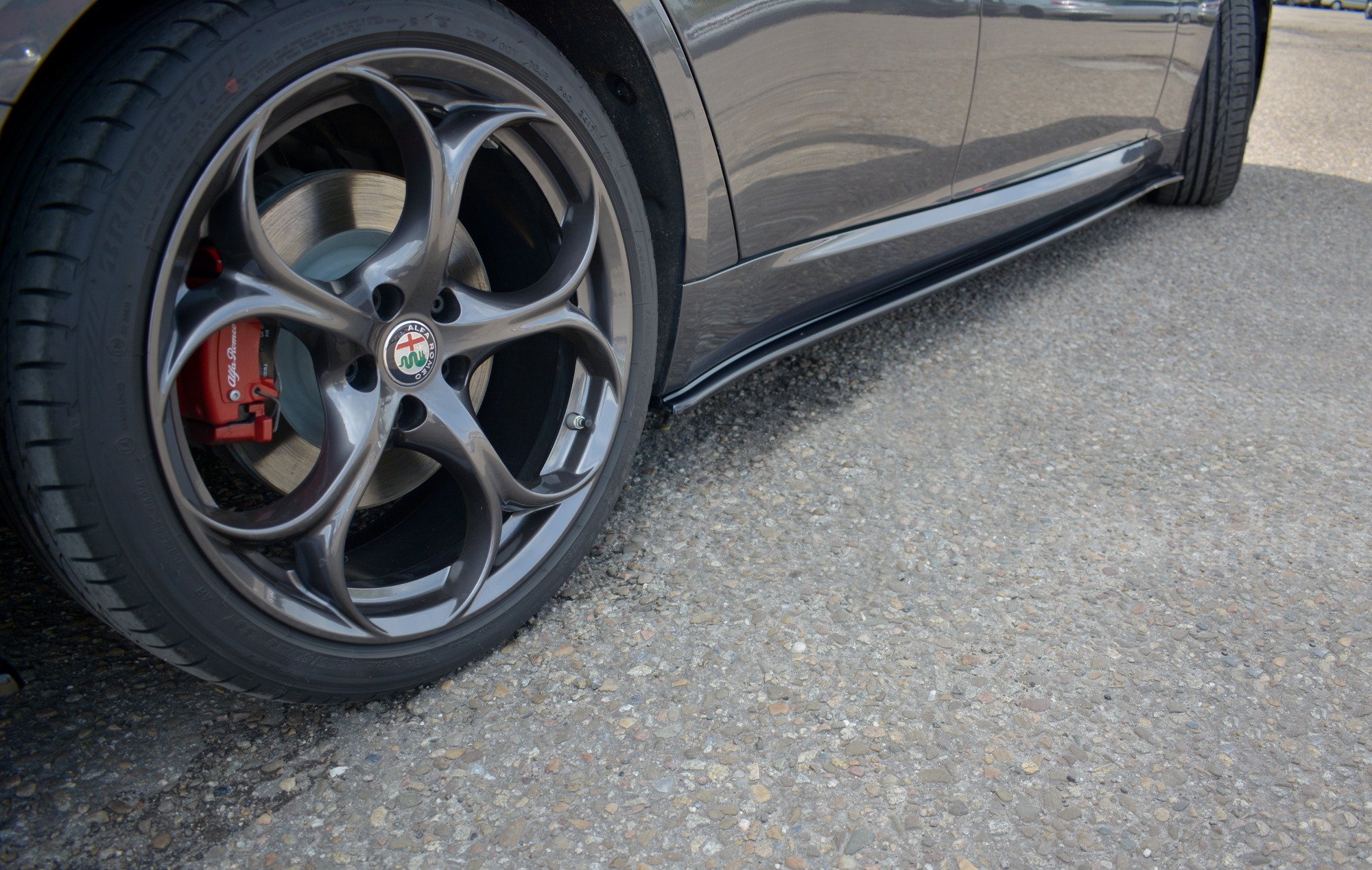 Seitenschweller Ansatz für Alfa Romeo Giulia Veloce schwarz Hochglanz