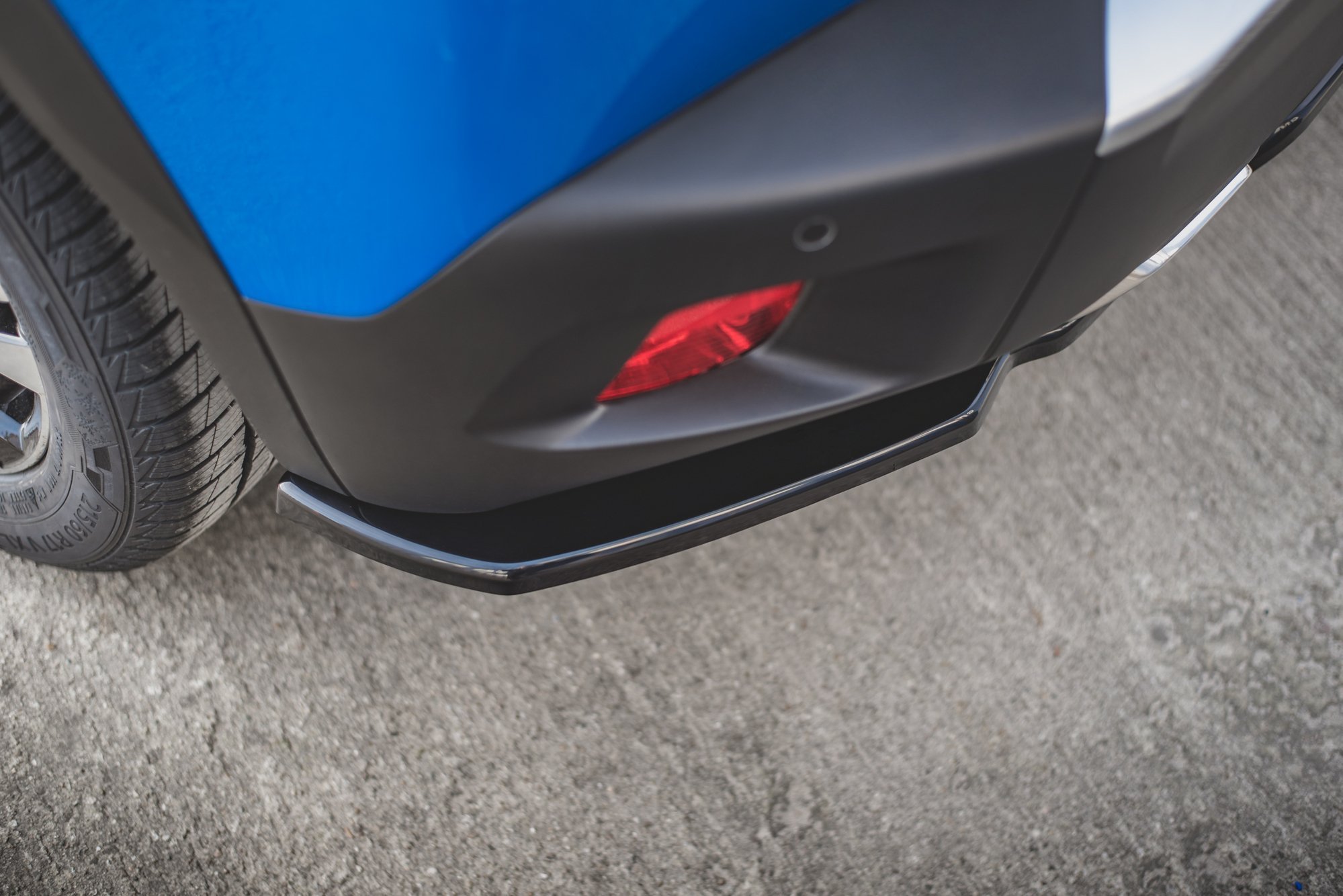 Street+ Mittlerer Diffusor RACE Heck Ansatz passend für Peugeot 2008 Mk2 schwarz Hochglanz