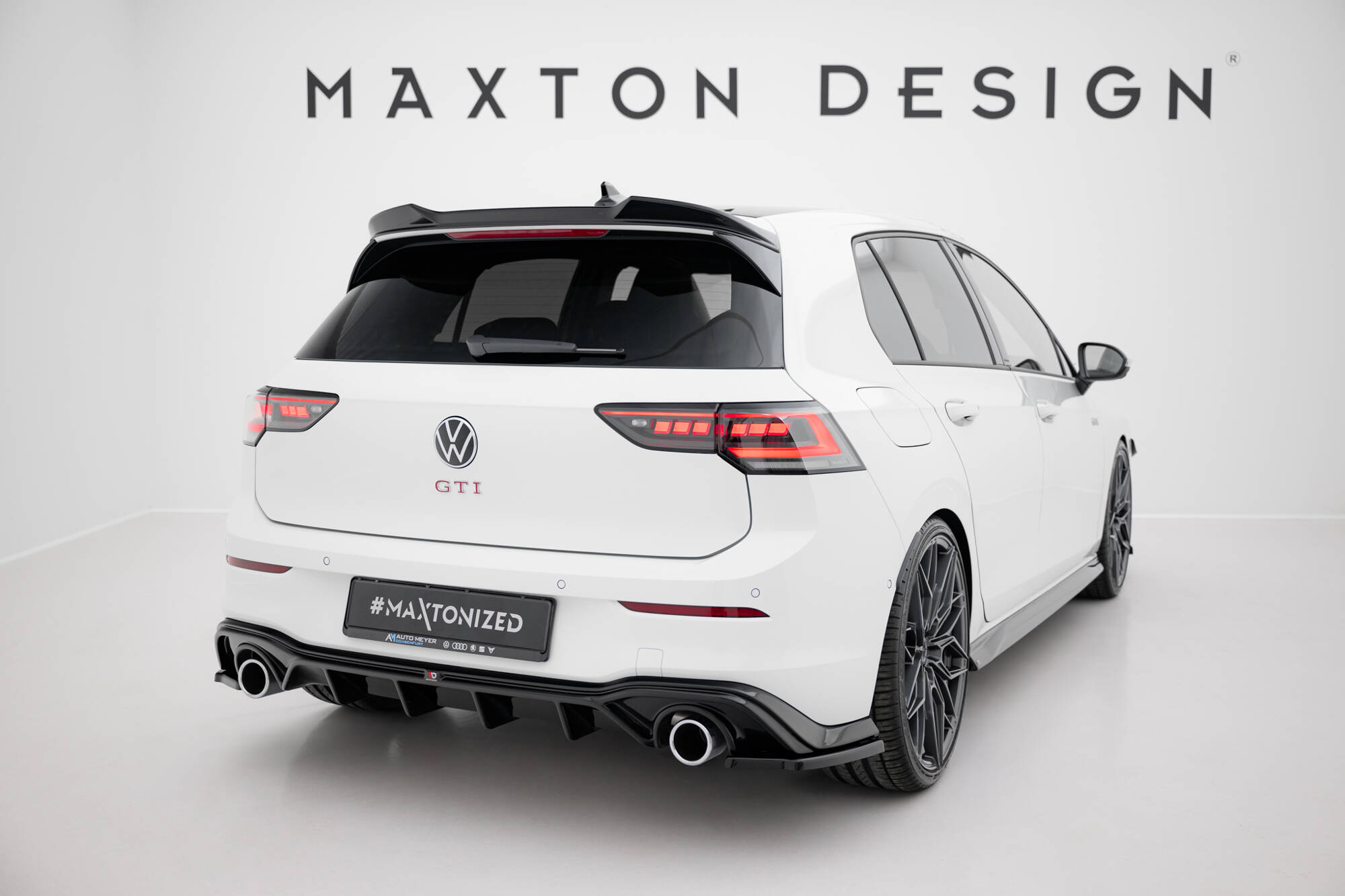 Street+ Heck Ansatz Flaps V.3 passend für VW Golf GTI Mk8 schwarz Hochglanz