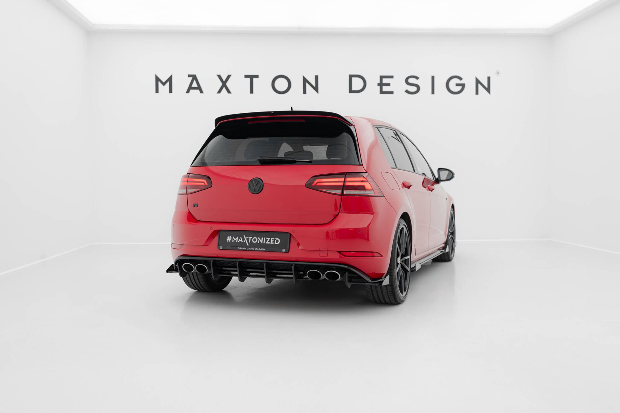 Hintere Seiten Flaps passend für VW Golf R Mk7 FL schwarz Hochglanz