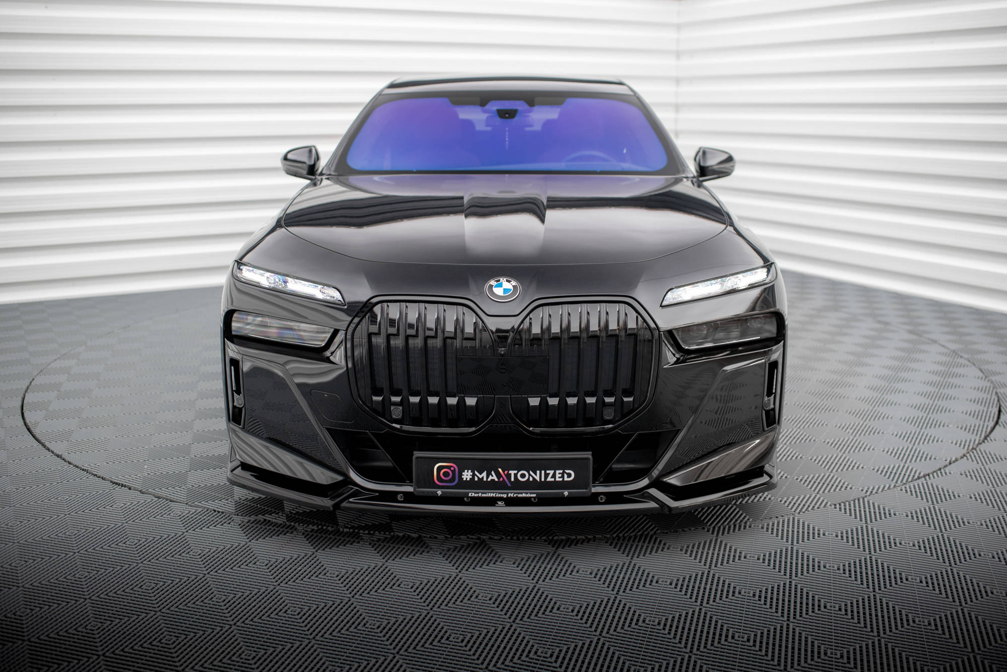 Street+ Spoilerlippe Front Ansatz V.2 passend für BMW 7 M-Paket / M760e / i7 M-Paket G70 schwarz Hochglanz