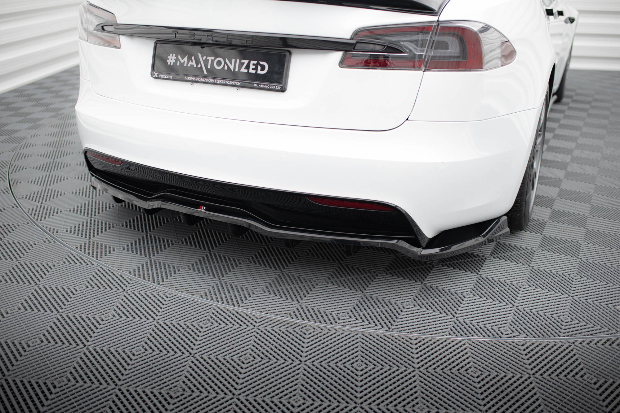 Diffusor Heckansatz V.1 passend für Tesla Model S Plaid Mk1 FL schwarz Hochglanz