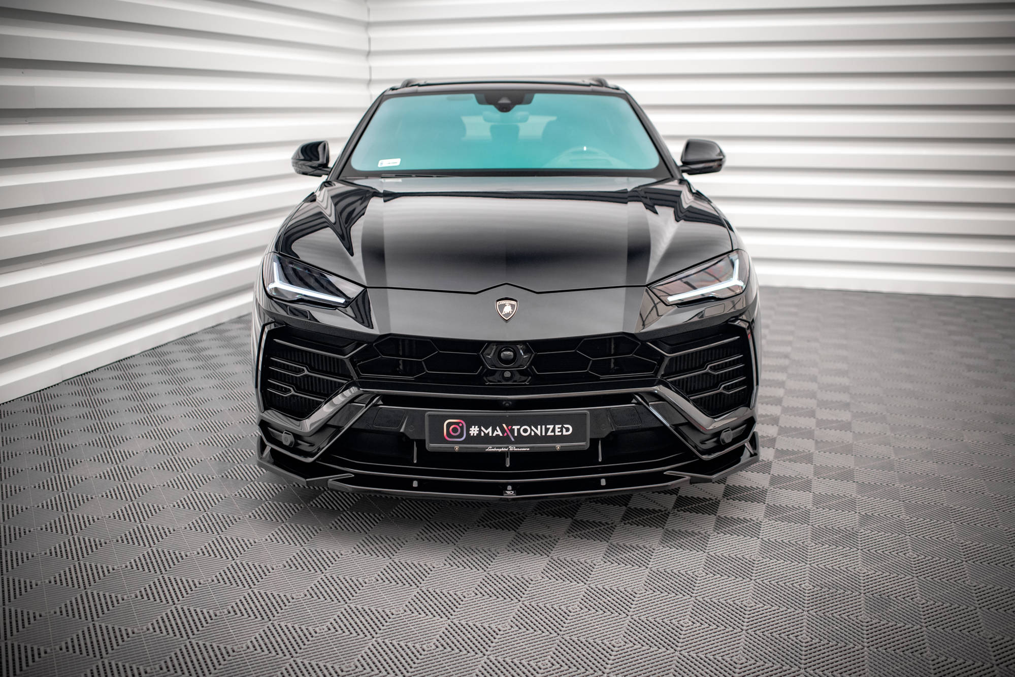 Frontlippe V.2 passend für Lamborghini Urus Mk1 schwarz Hochglanz