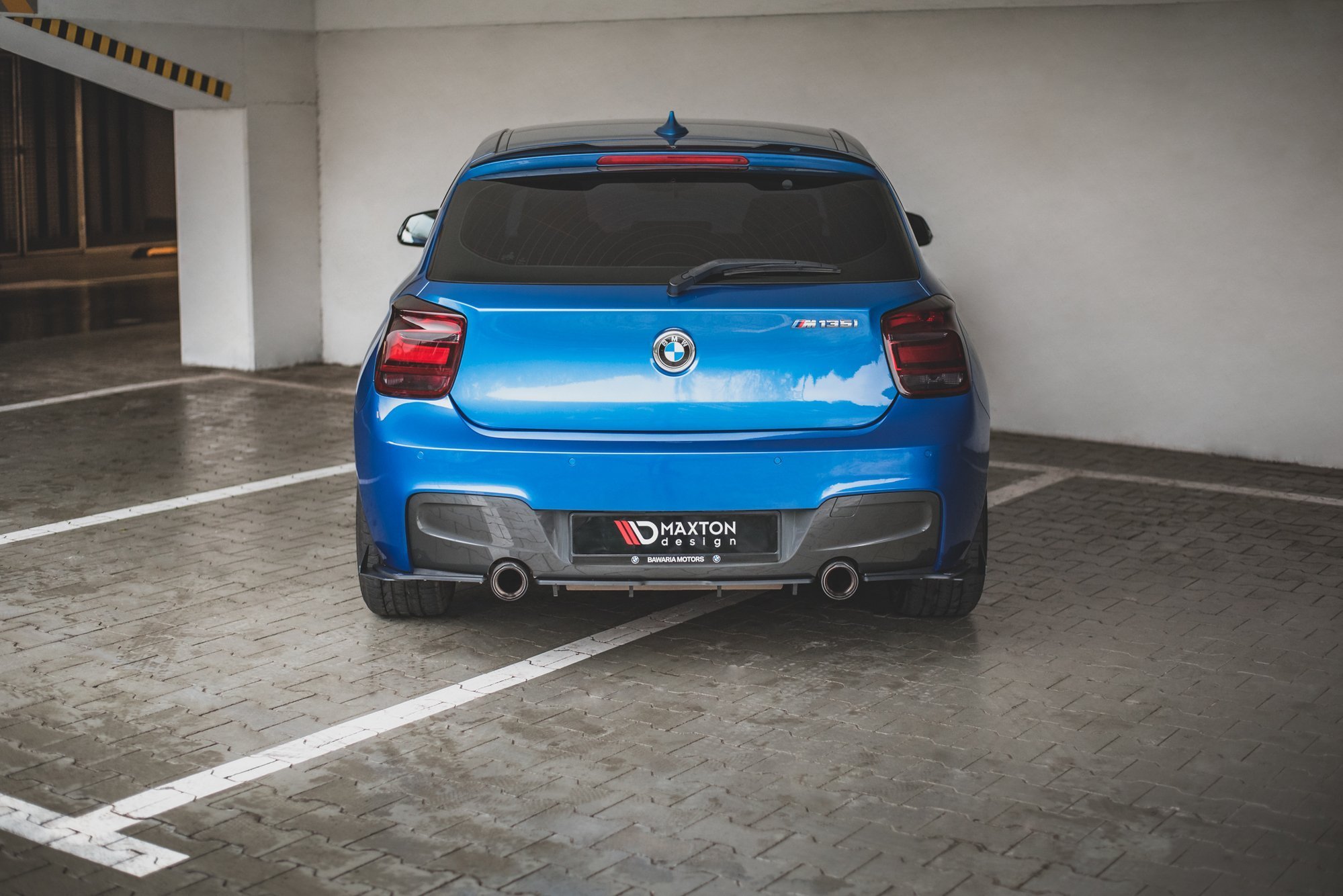 Street Pro Heckschürze Heck Ansatz Diffusor passend für BMW M135i F20 schwarz-rot