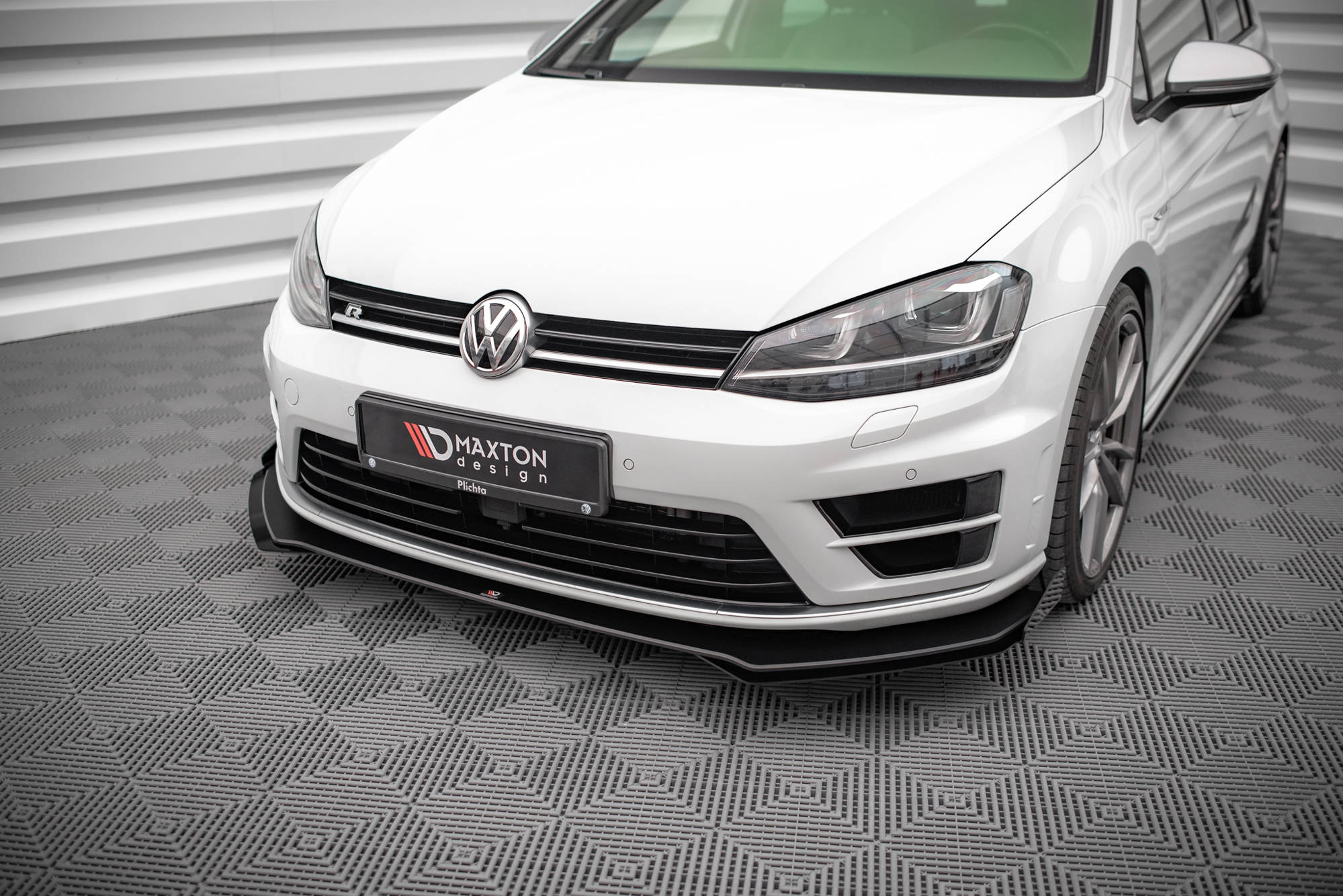 Street Pro Spoilerlippe Front Ansatz V.1 passend für VW Golf R Mk7 rot+ Hochglanz Flaps