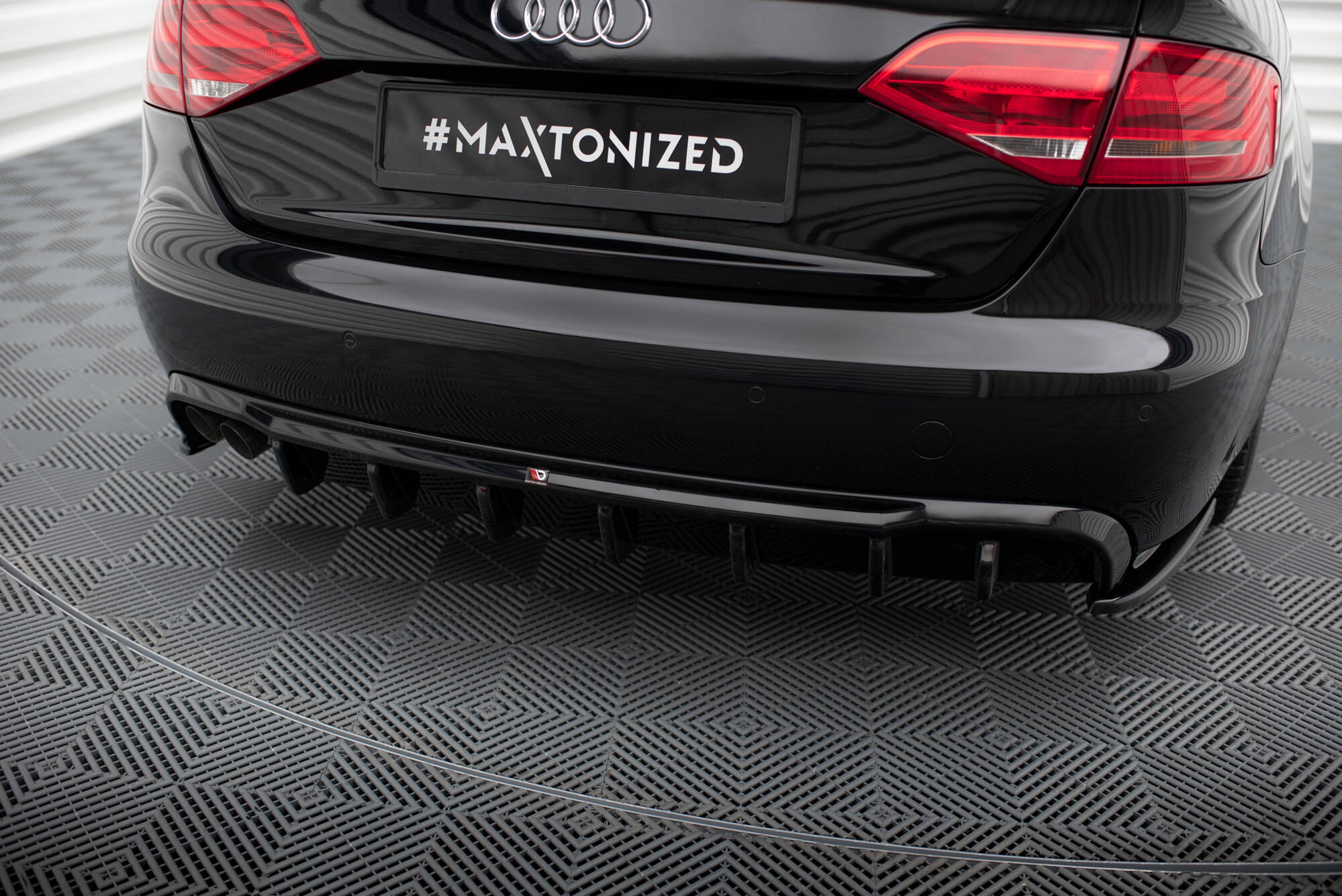 Street+ Heck Ansatz Diffusor passend für Audi A4 B8 Doppelauspuff li. schwarz Hochglanz