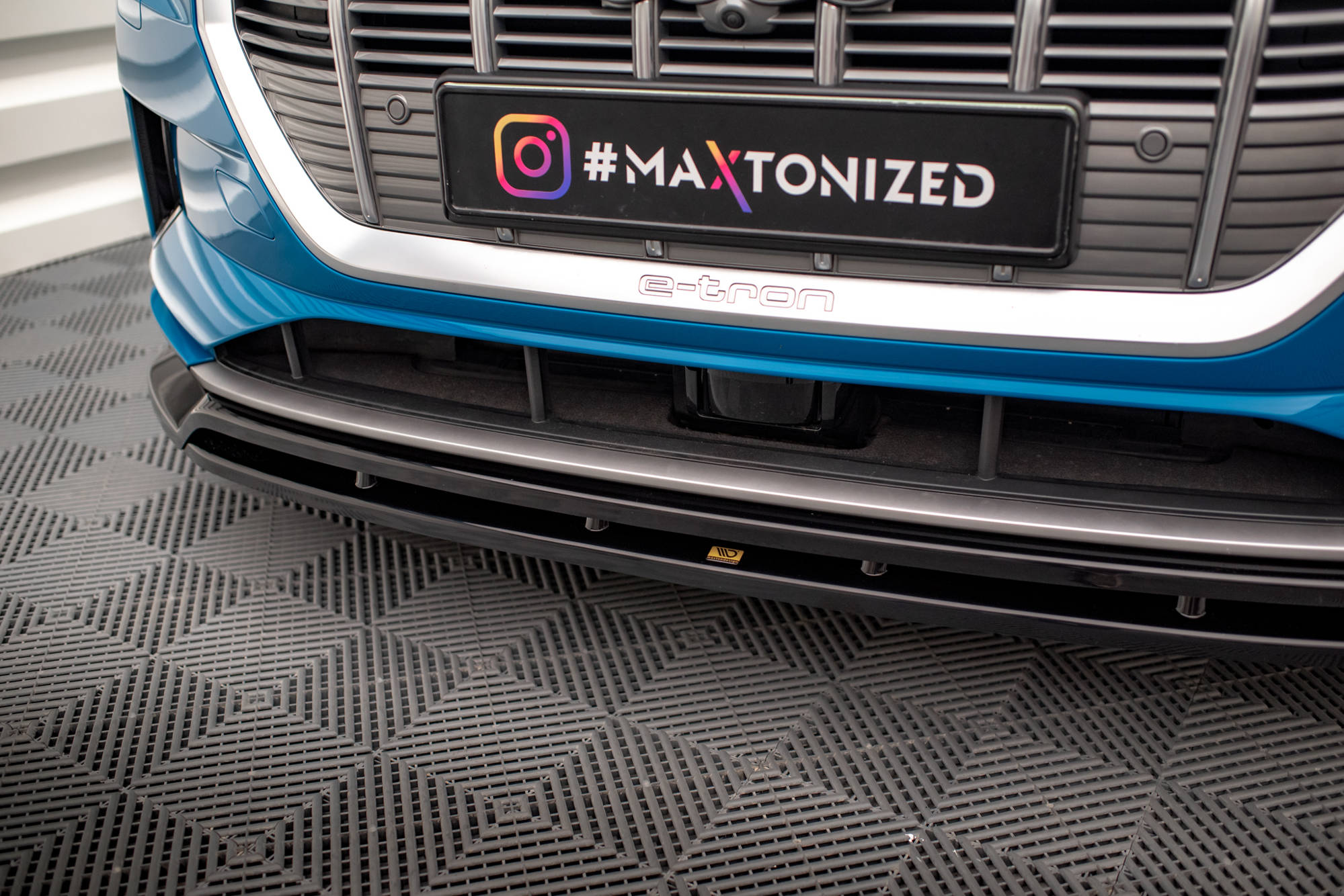 Street+ Spoilerlippe Front Ansatz V.2 passend für Audi e-tron schwarz Hochglanz