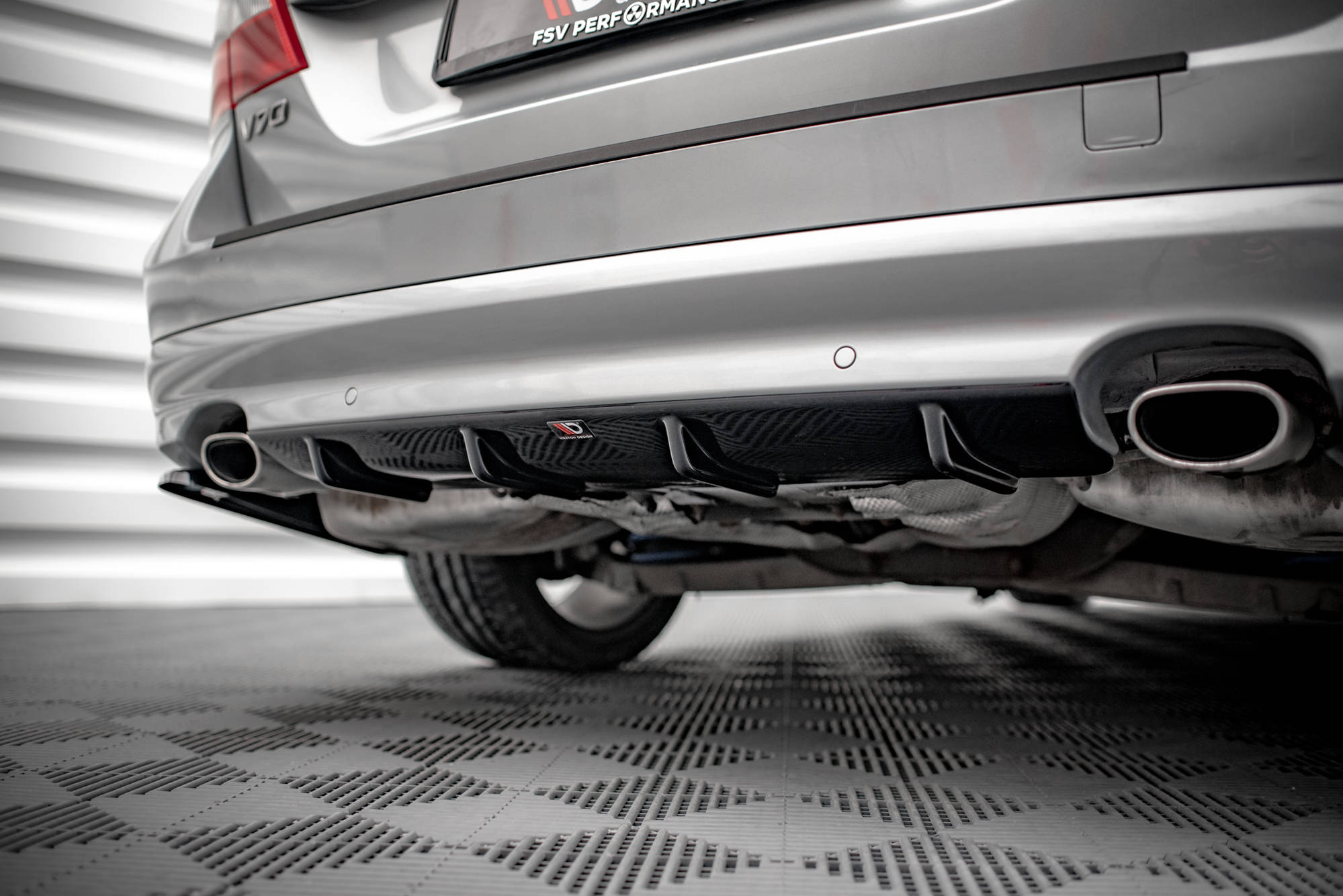 Street+ Heck Ansatz Diffusor passend für Volvo V70 Mk3 schwarz Hochglanz