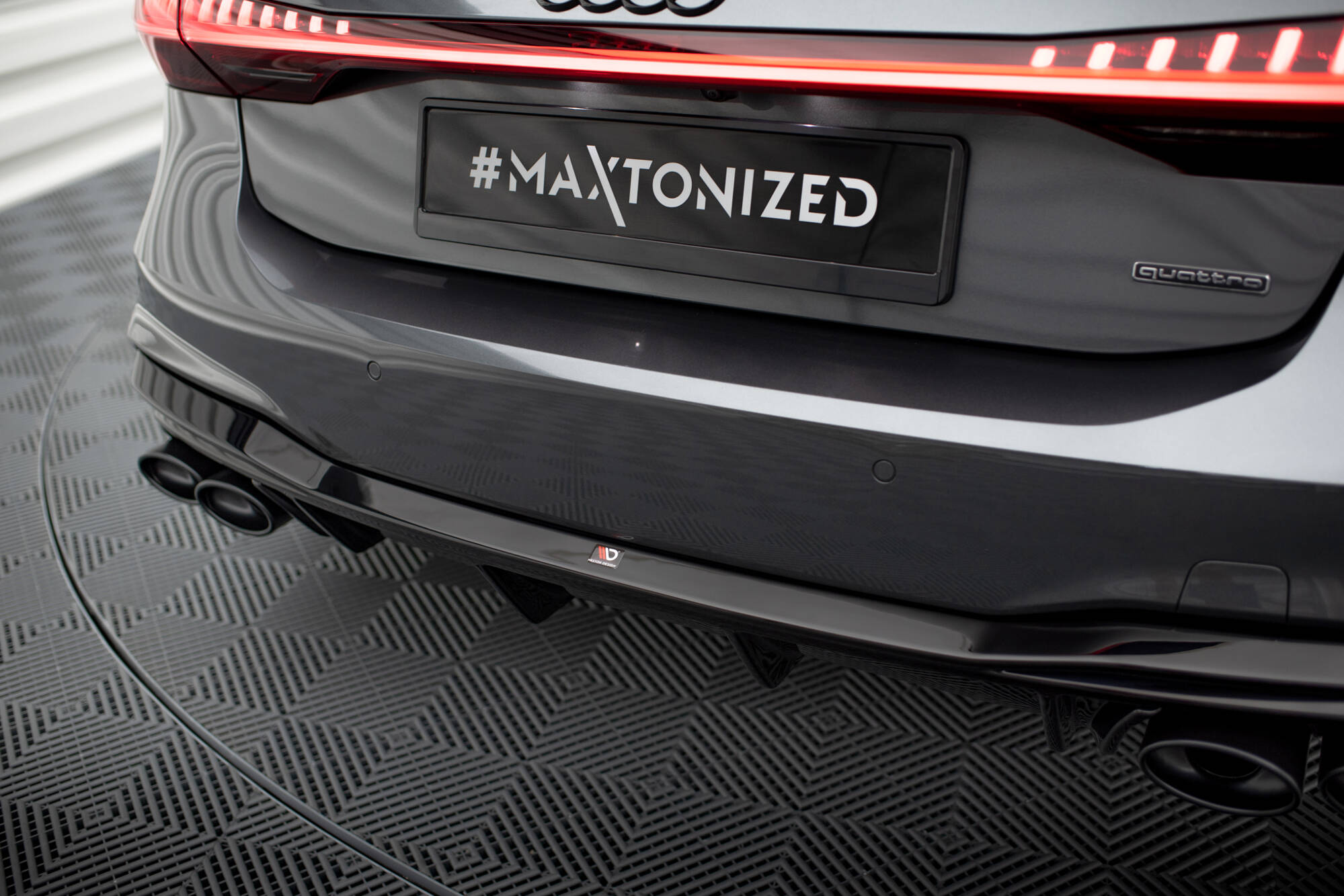 Diffusor Heck Ansatz für Audi A7 S-Line C8 / S7 C8 schwarz Hochglanz