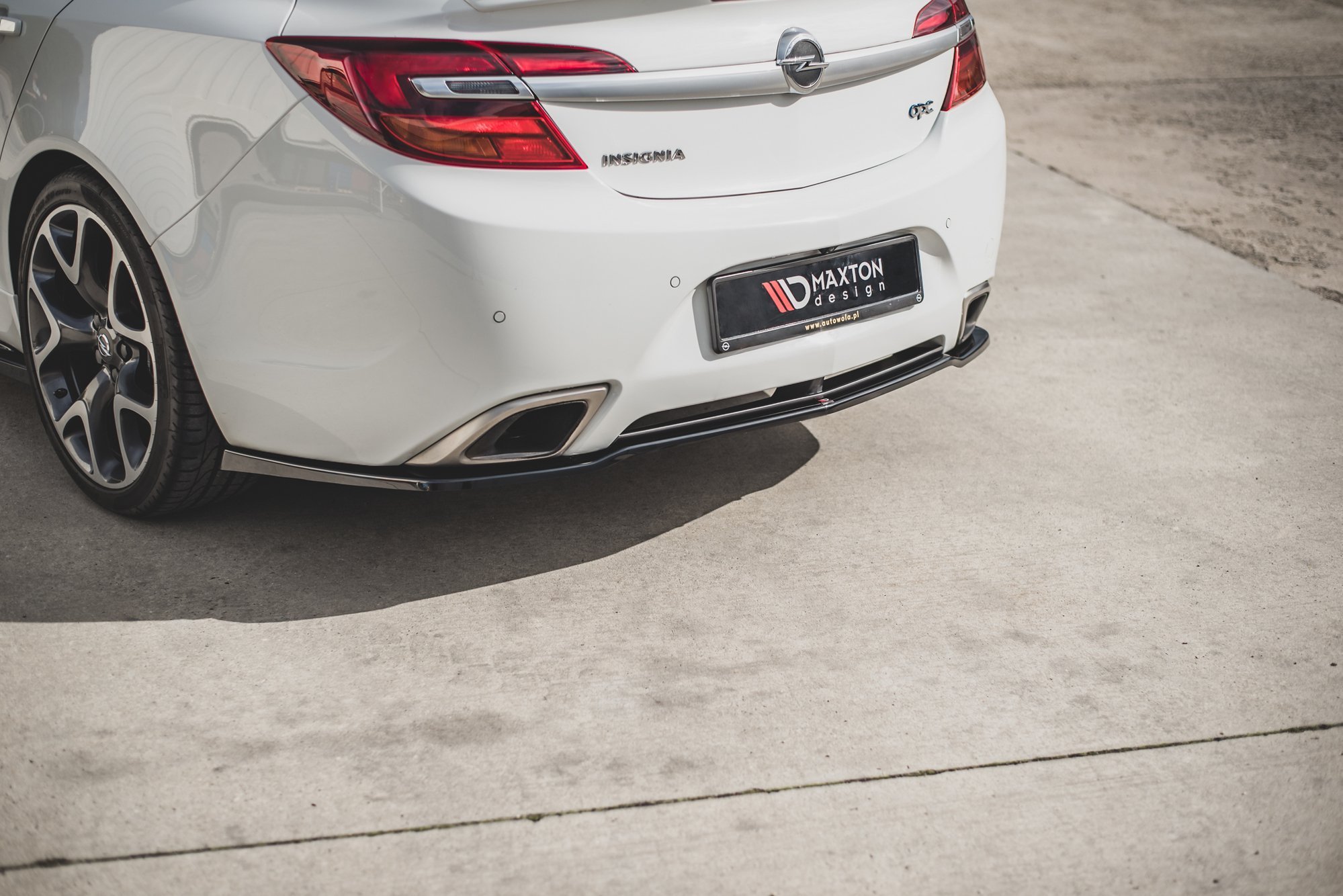 Street+ Mittlerer Diffusor Heck Ansatz passend für Opel Insignia Mk. 1 OPC FL schwarz Hochglanz