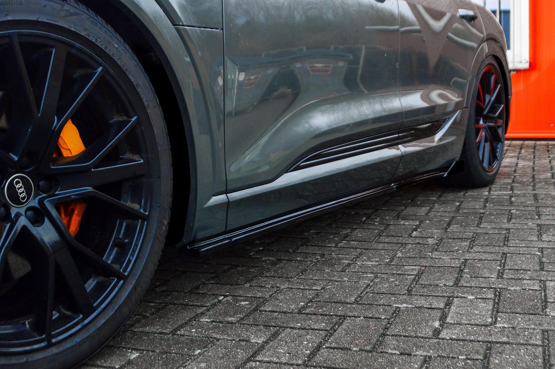CUP Seitenschweller 6.tlg. mit Wing hinten für Audi E-Tron Quattro (Schwarz Matt)