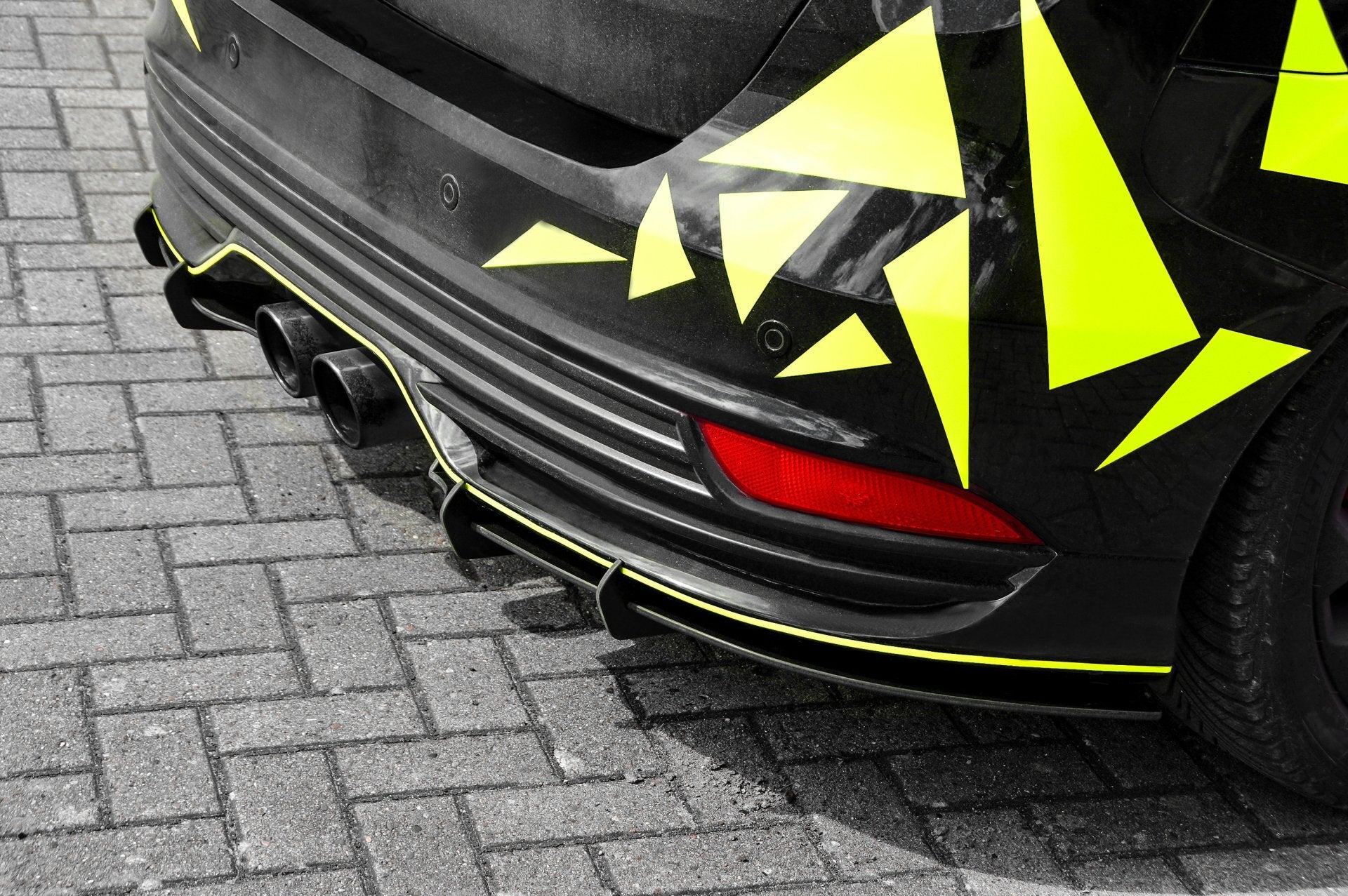 Gefräster Heckansatz V2 für Ford Focus ST DYB ab Bj. 2014 -2018