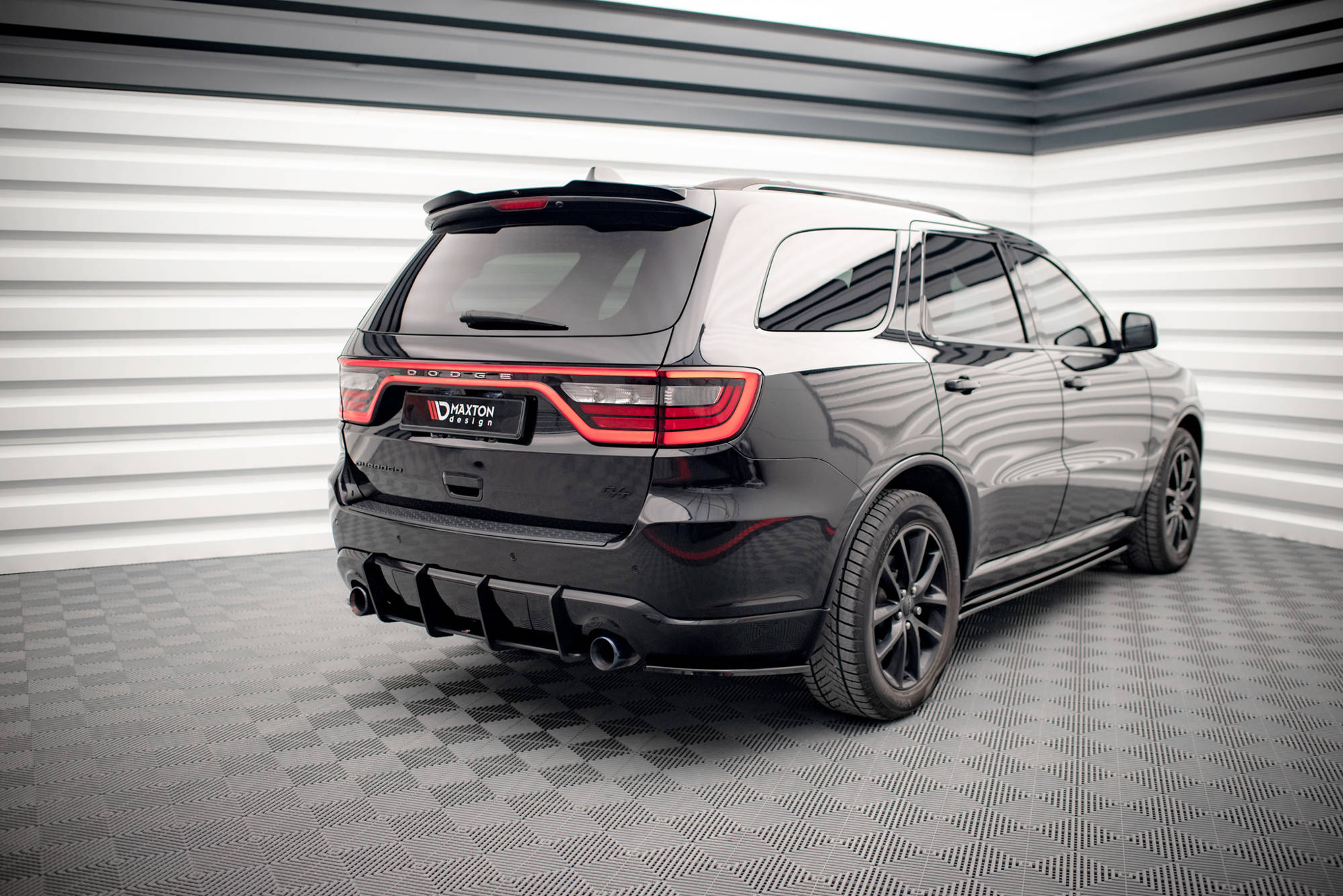 Street Pro Heckschürze Heck Ansatz Diffusor V.2 passend für Dodge Durango RT Mk3 schwarz-rot