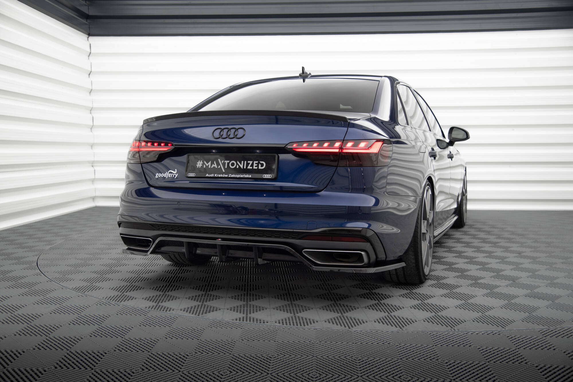 Street+ Mittlerer Diffusor RACE Heck Ansatz V.2 passend für Audi A4 S-Line B9 FL schwarz Hochglanz