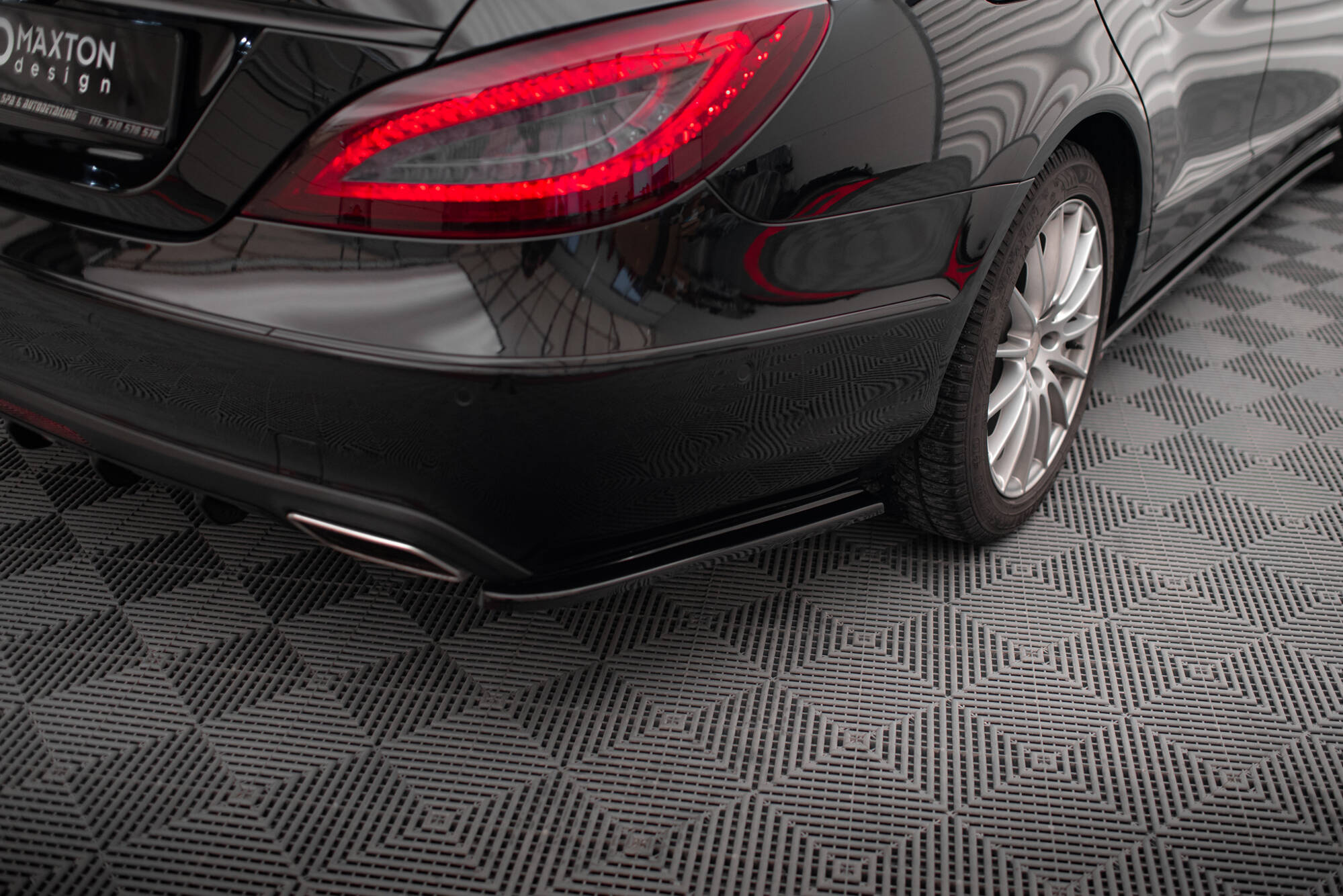 Heck Ansatz Flaps Diffusor für Mercedes-Benz CLS C218 schwarz Hochglanz