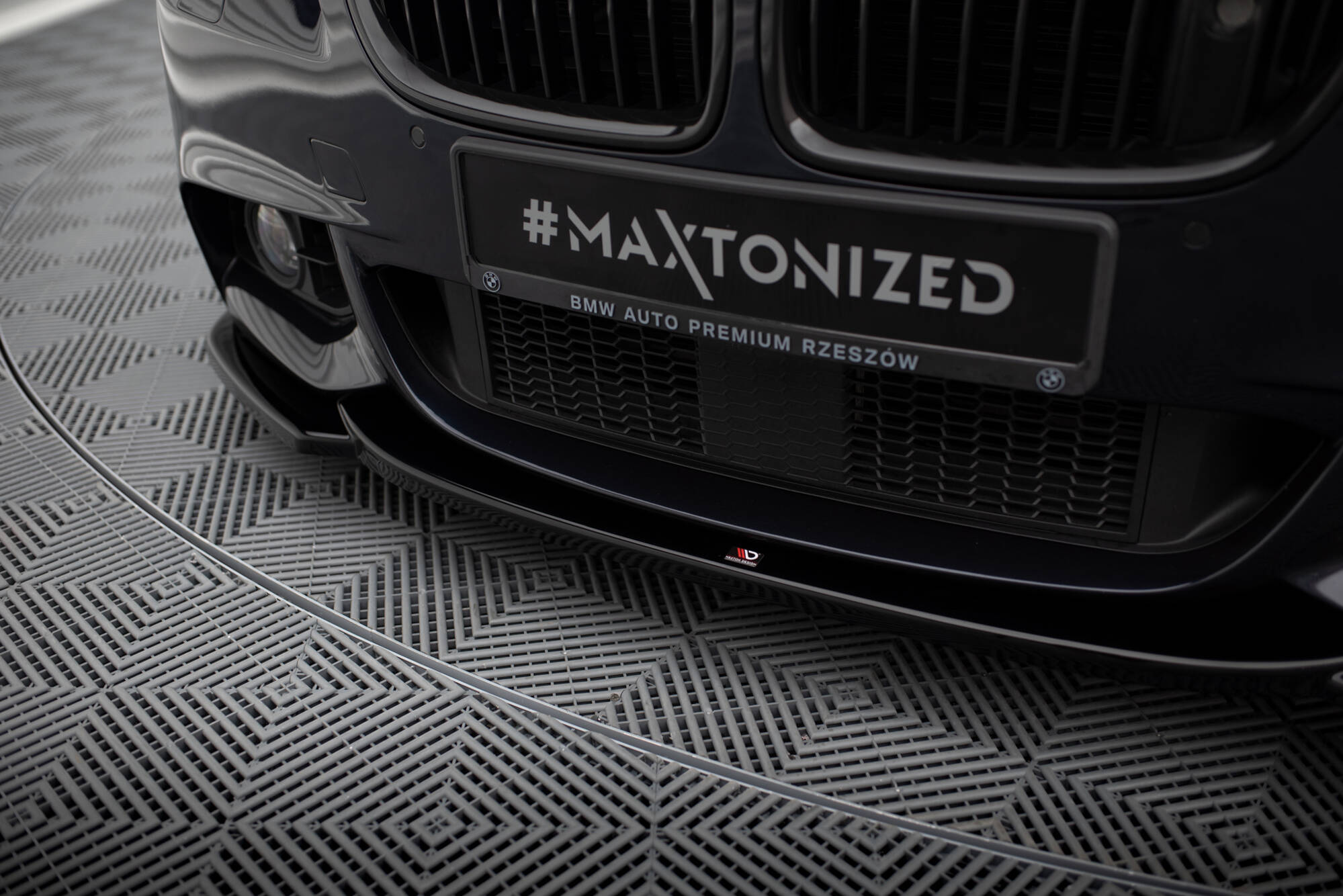 Street+ Spoilerlippe Front Ansatz V.4 passend für BMW 5er F10/F11 M-Paket schwarz Hochglanz