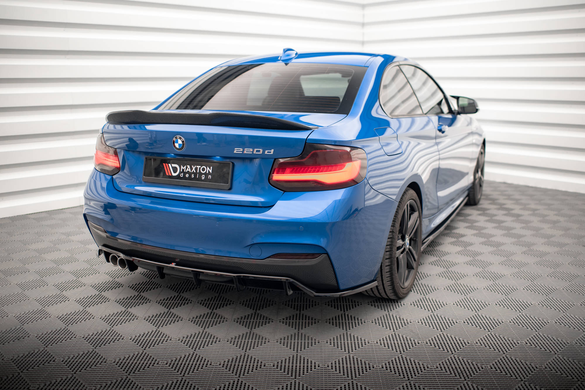 Street+ Mittlerer Diffusor RACE Heck Ansatz passend für BMW 2 M-Paket F22 schwarz Hochglanz