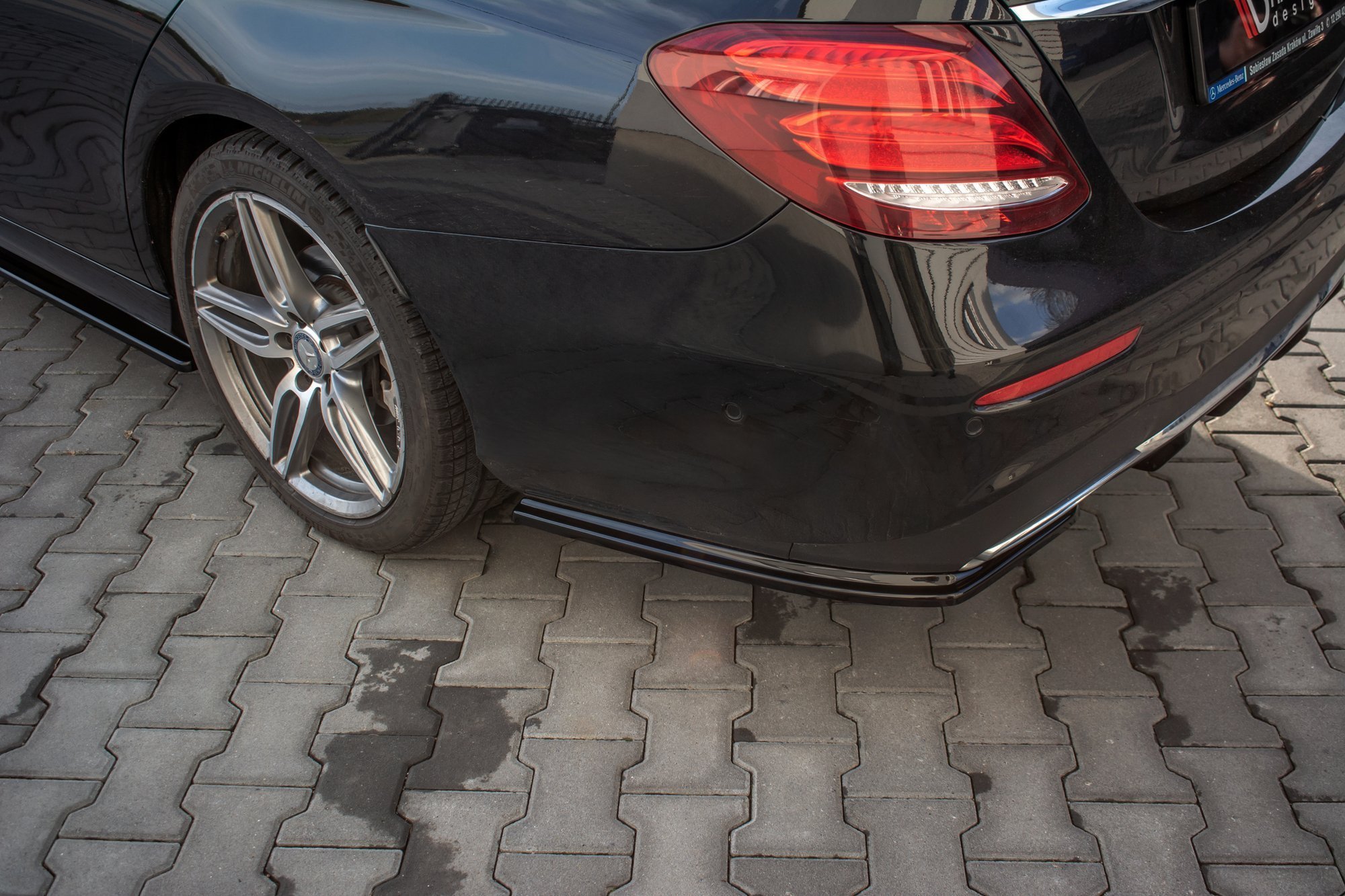Heck Ansatz Flaps Diffusor für Mercedes-Benz E43 AMG / AMG-Line Limousine / Kombi W213 / S213 schwarz Hochglanz