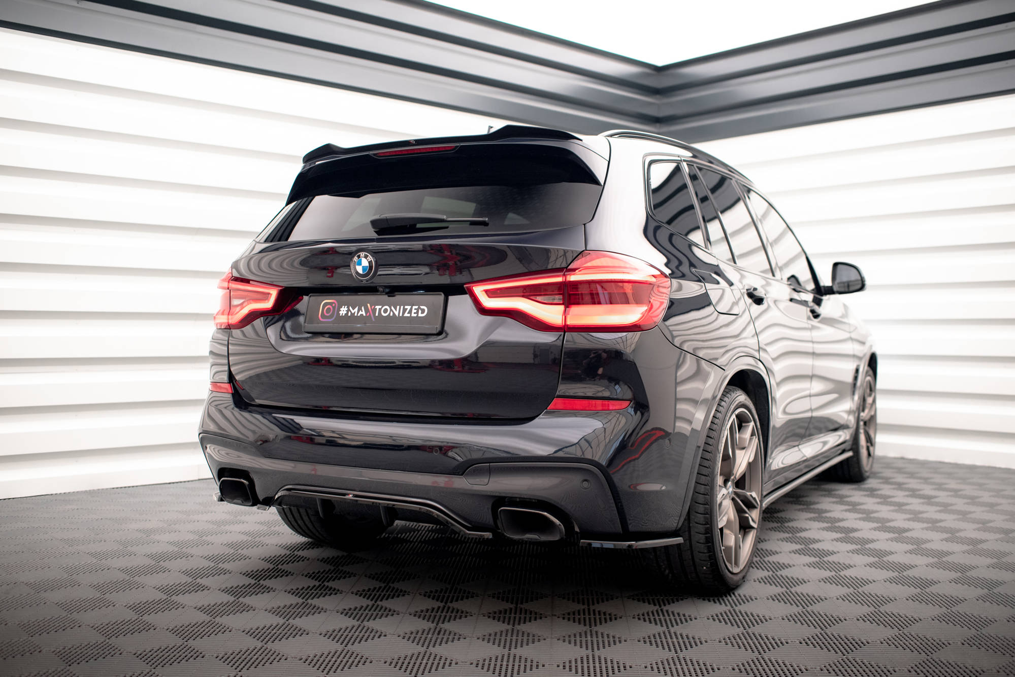 Spoiler CAP für BMW X3 M40d / M40i / M-Paket G01 / iX3 G08 Facelift schwarz Hochglanz