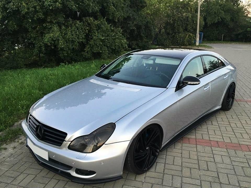 Street+ Spoilerlippe Front Ansatz passend für Mercedes CLS C219 Serie schwarz Hochglanz