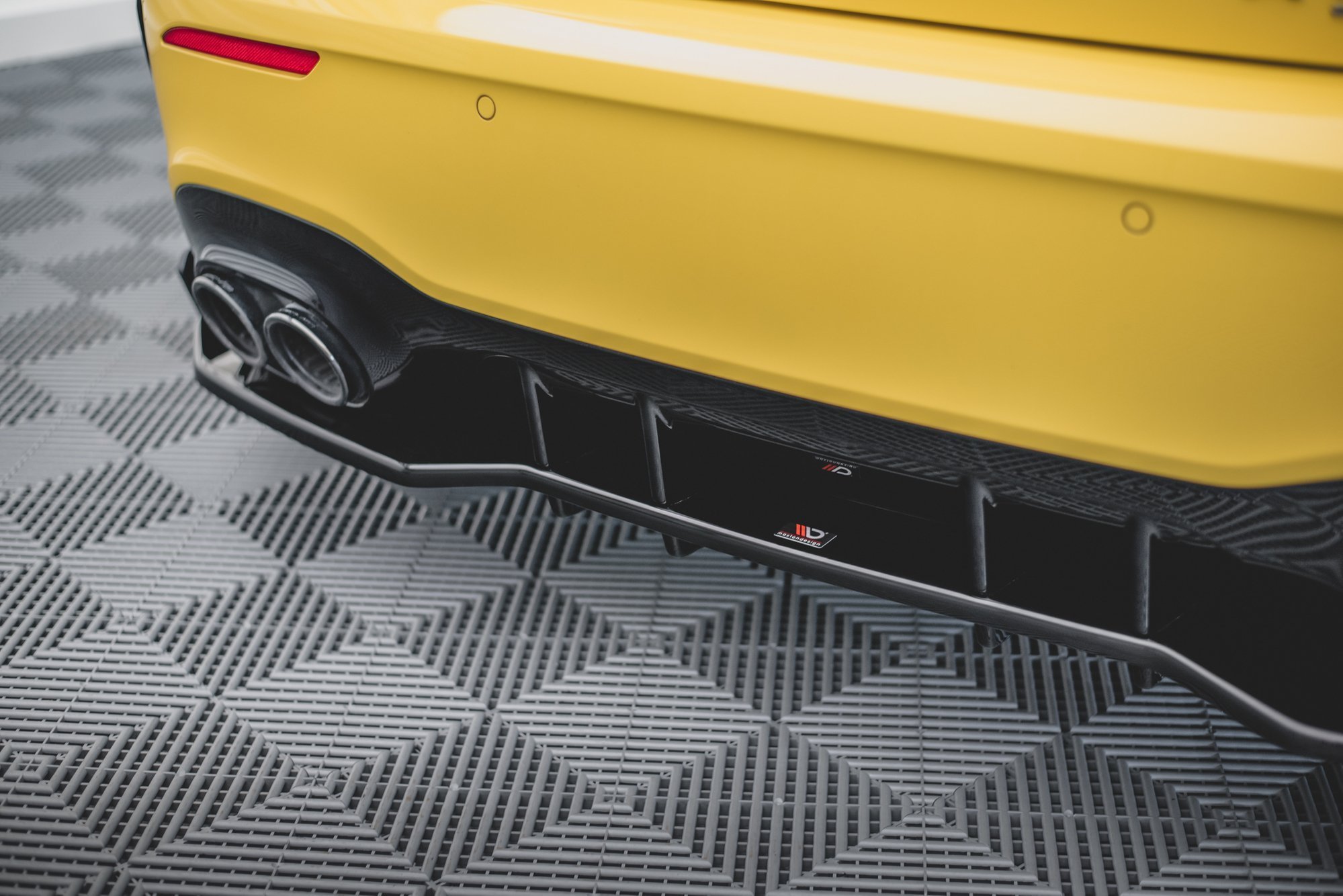 Street+ Mittlerer Diffusor Heck Ansatz + Flaps passend für Mercedes-AMG A 45 S Aero Pack W177