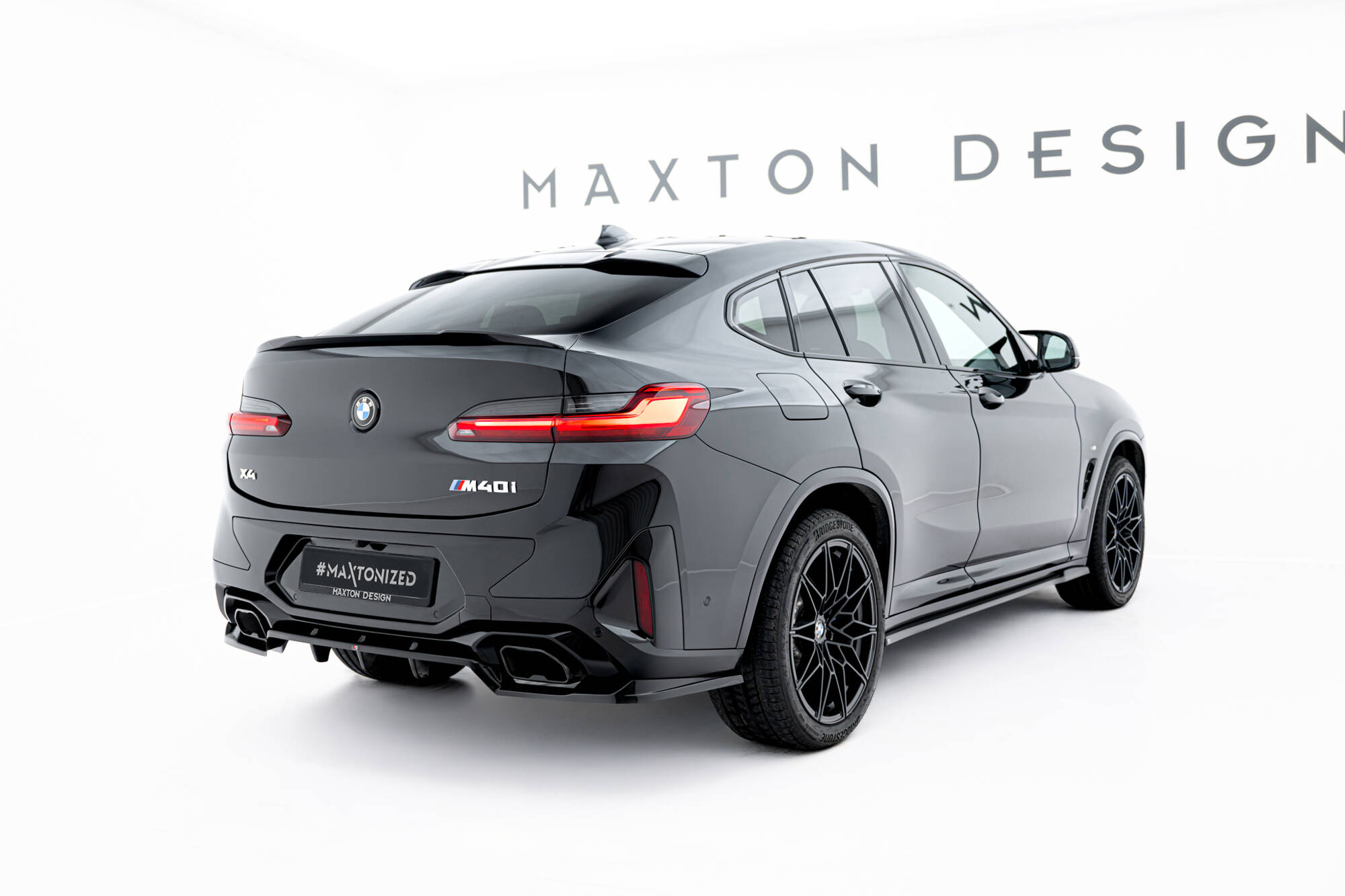 Street+ Mittlerer Diffusor RACE Heck Ansatz V.2 passend für BMW X4 M-Paket G02 FL schwarz Hochglanz