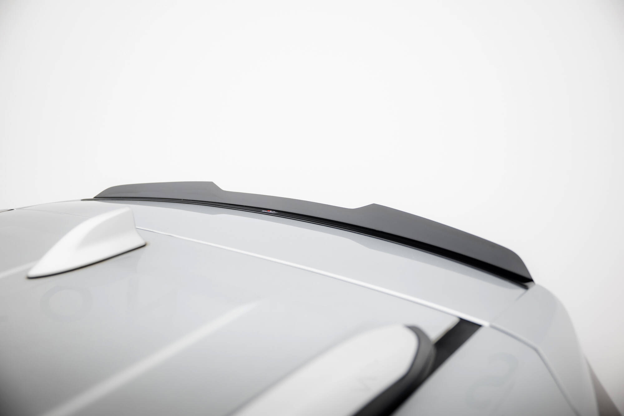 Heck Spoiler Aufsatz Abrisskante passend für Toyota Sienna Mk4 schwarz Hochglanz