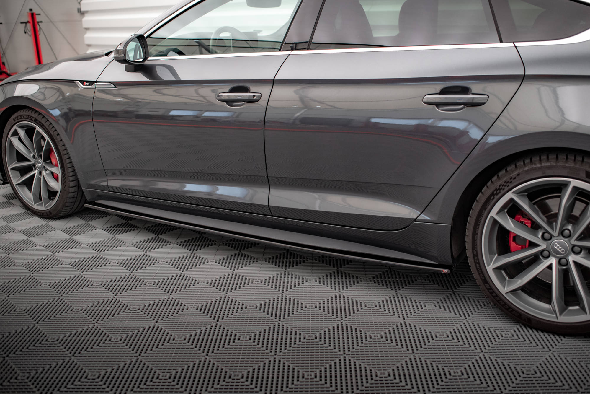 Seitenschweller Ansatz für Audi S5 / A5 S-Line F5 Sportback schwarz Hochglanz