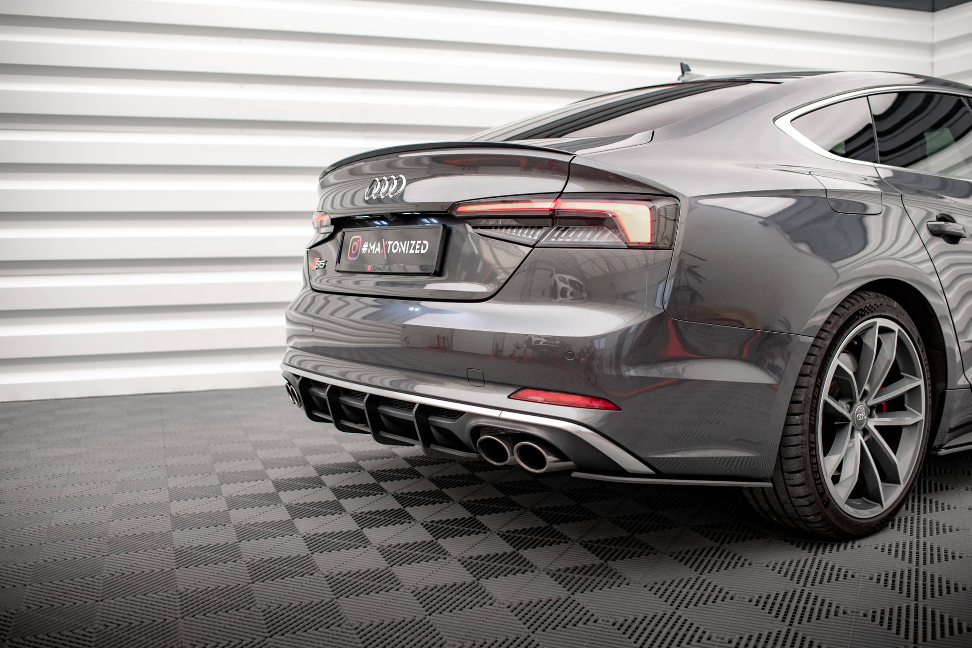 Street Pro Heckschürze Heck Ansatz Diffusor passend für Audi S5 Coupe / Sportback F5 schwarz-rot