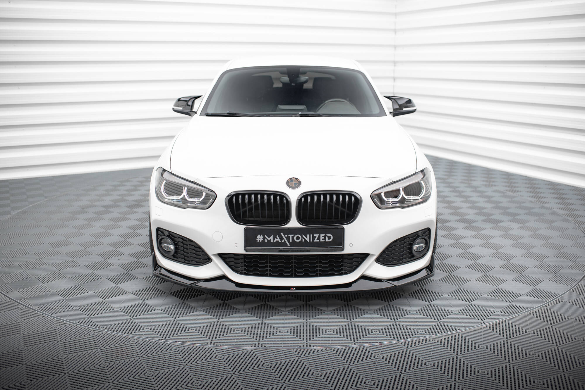 Street+ Spoilerlippe Front Ansatz V.4 passend für BMW 1er M-Paket / M140i F20 FL schwarz Hochglanz