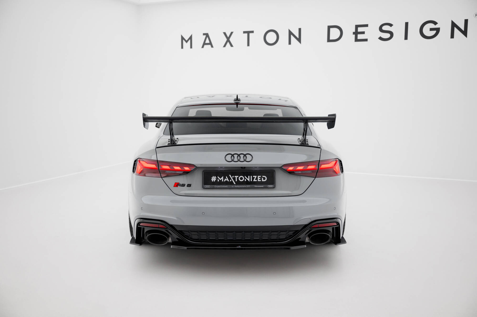 Carbon Heck Spoiler Heckflügel Standfuß Außen V.2 passend für Audi A5 / A5 S-Line / S5 / RS5 Coupe F5 / F5 FL