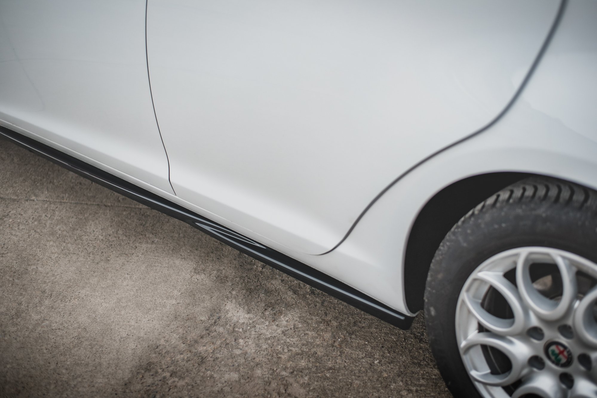 Street+ Seitenschweller Leisten V.2 passend für Alfa Romeo Giulietta schwarz Hochglanz