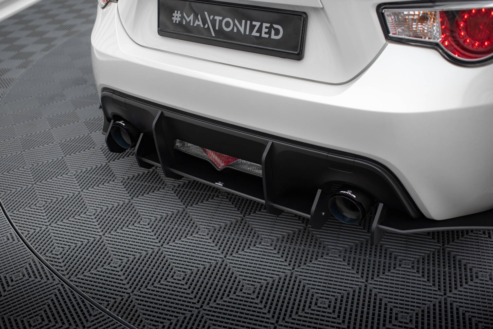 Street Pro Heckschürze Heck Ansatz Diffusor passend für Subaru BRZ Mk1 FL schwarz-rot