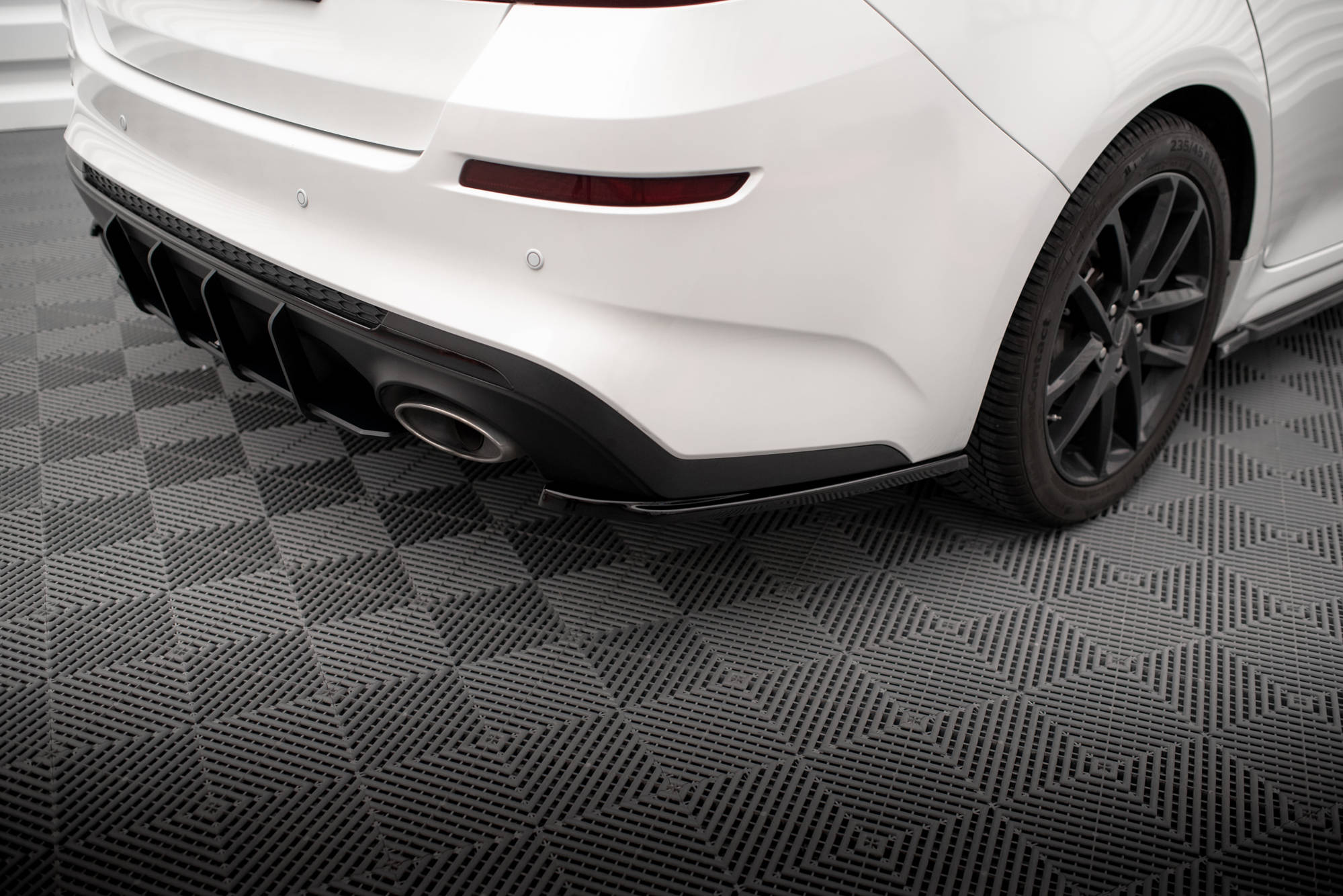 Street+ Heck Ansatz Flaps V.2 passend für Kia Optima Mk4 FL schwarz Hochglanz