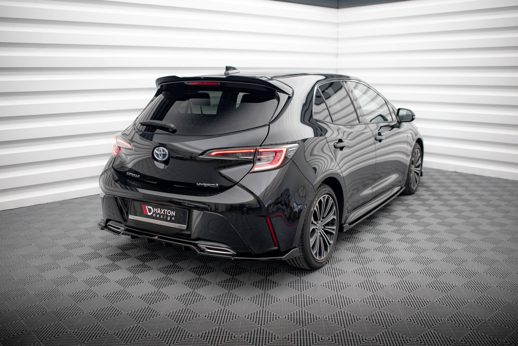 Spoiler CAP für Toyota Corolla XII Hatchback schwarz Hochglanz