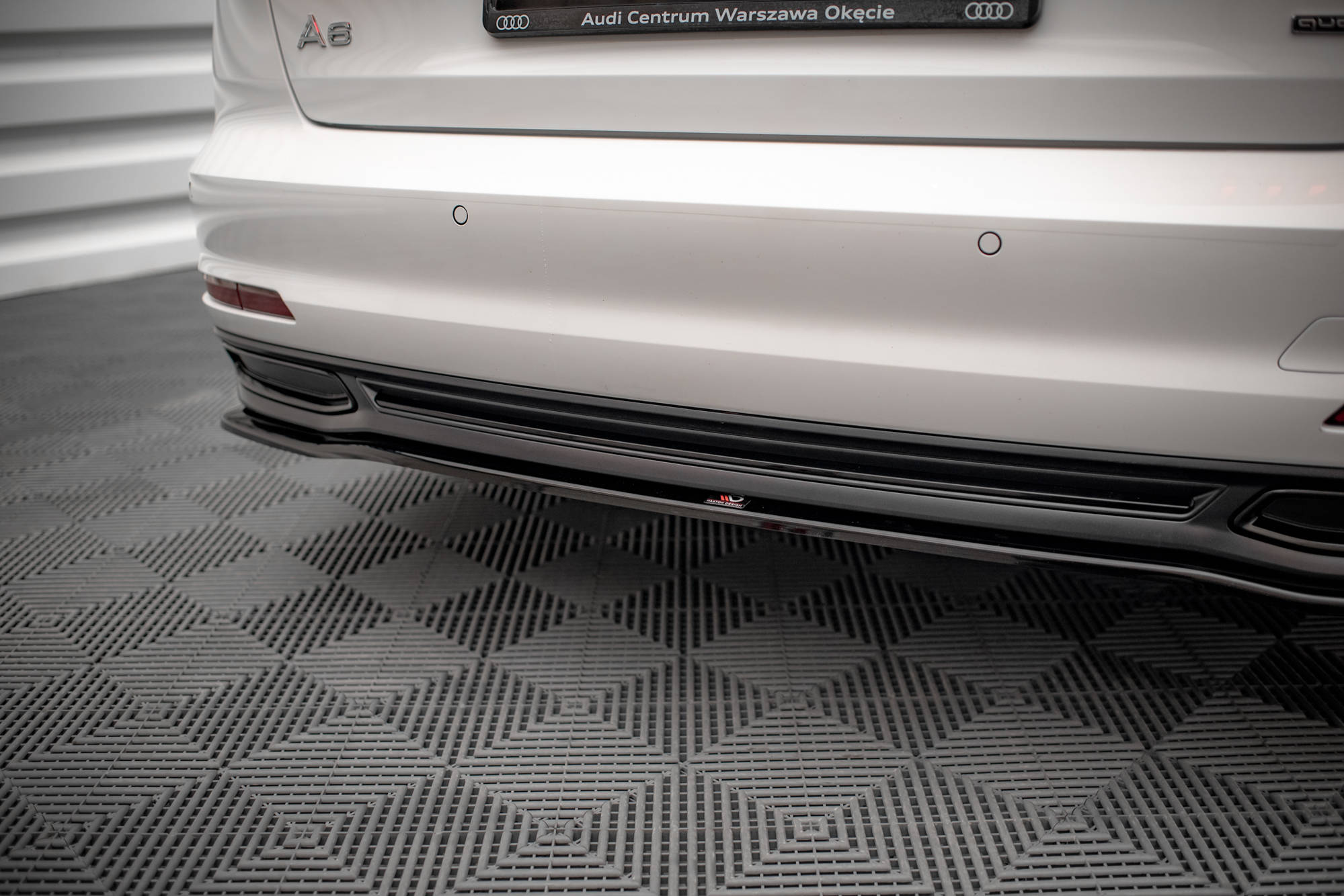 Street+ Mittlerer Diffusor Heck Ansatz passend für Audi A6 C8 schwarz Hochglanz