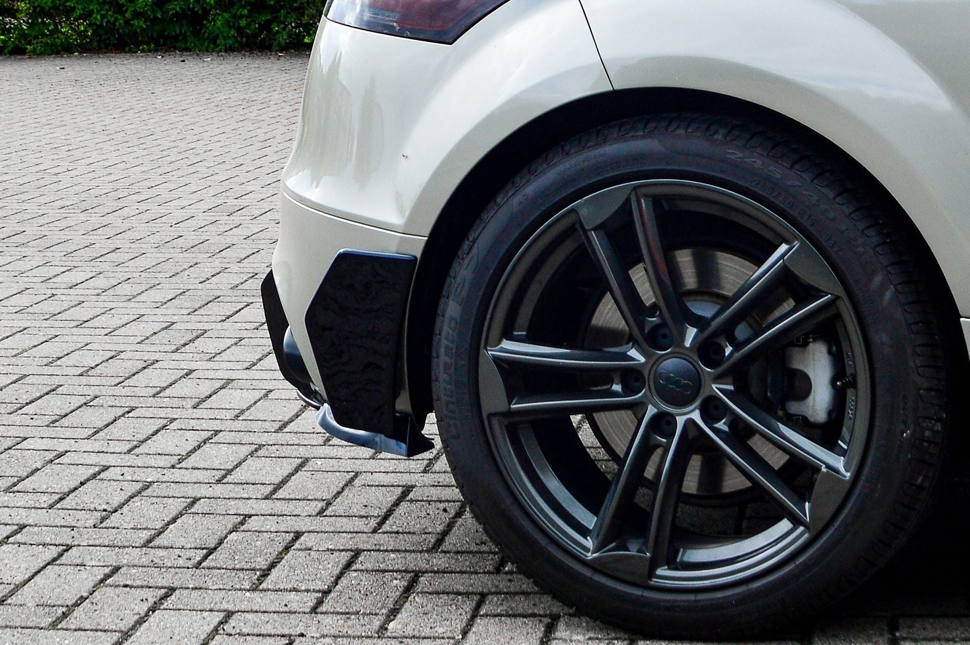 Hintere Seiten Flaps Flicks Satz aus ABS Kunststoff für Audi TT 8J (Schwarz Matt)