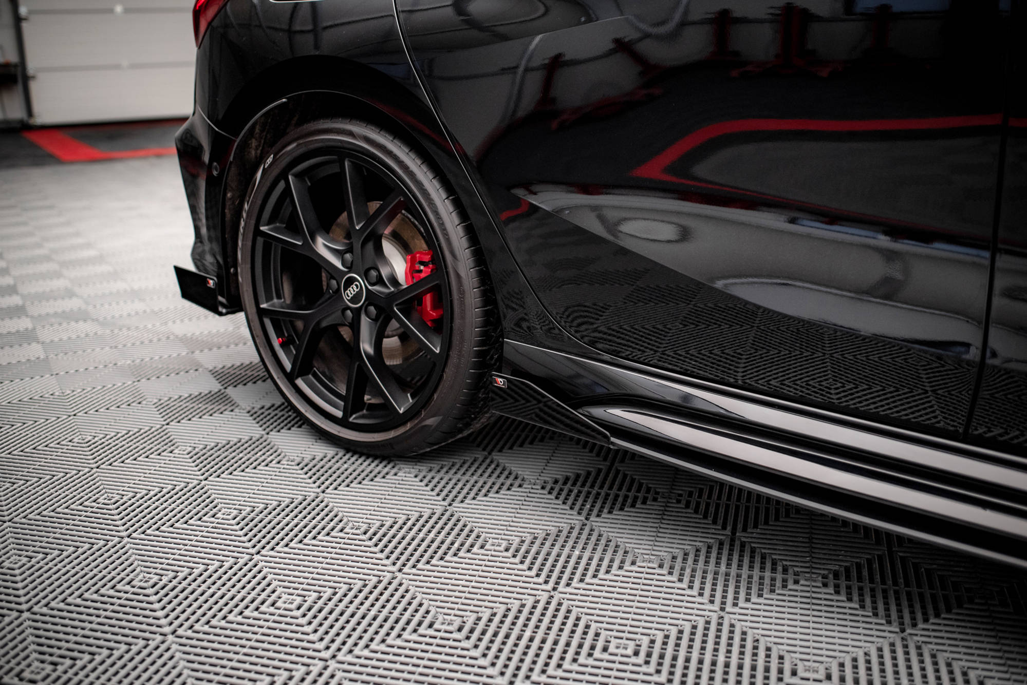 Street Pro Seitenschweller Leisten + Flaps passend für Audi RS3 Sportback 8Y schwarz Hochglanz