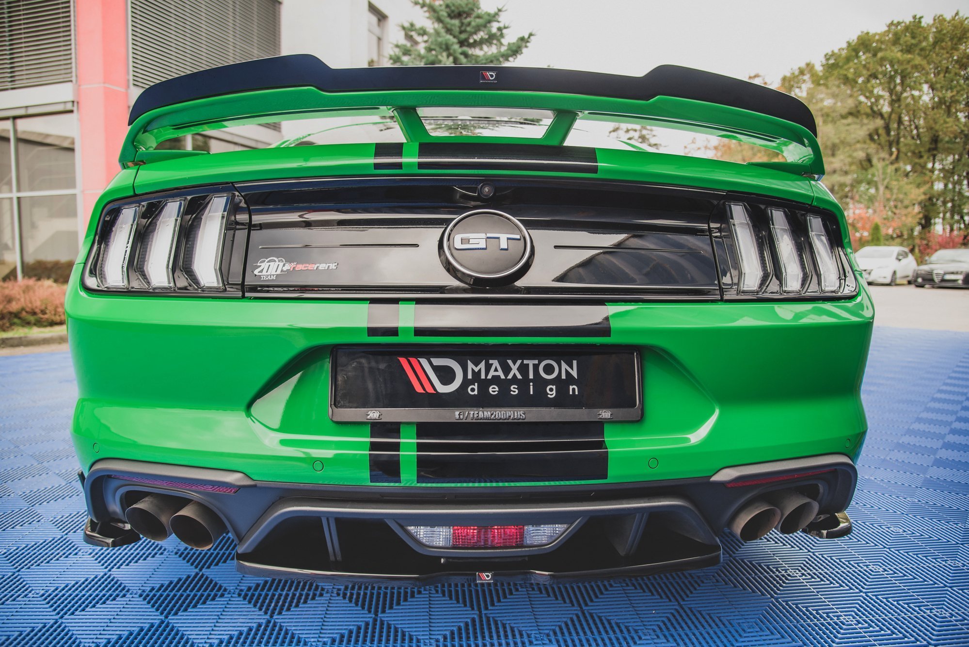 Street+ Mittlerer Diffusor Heck Ansatz passend für Ford Mustang GT Mk6 FL schwarz Hochglanz