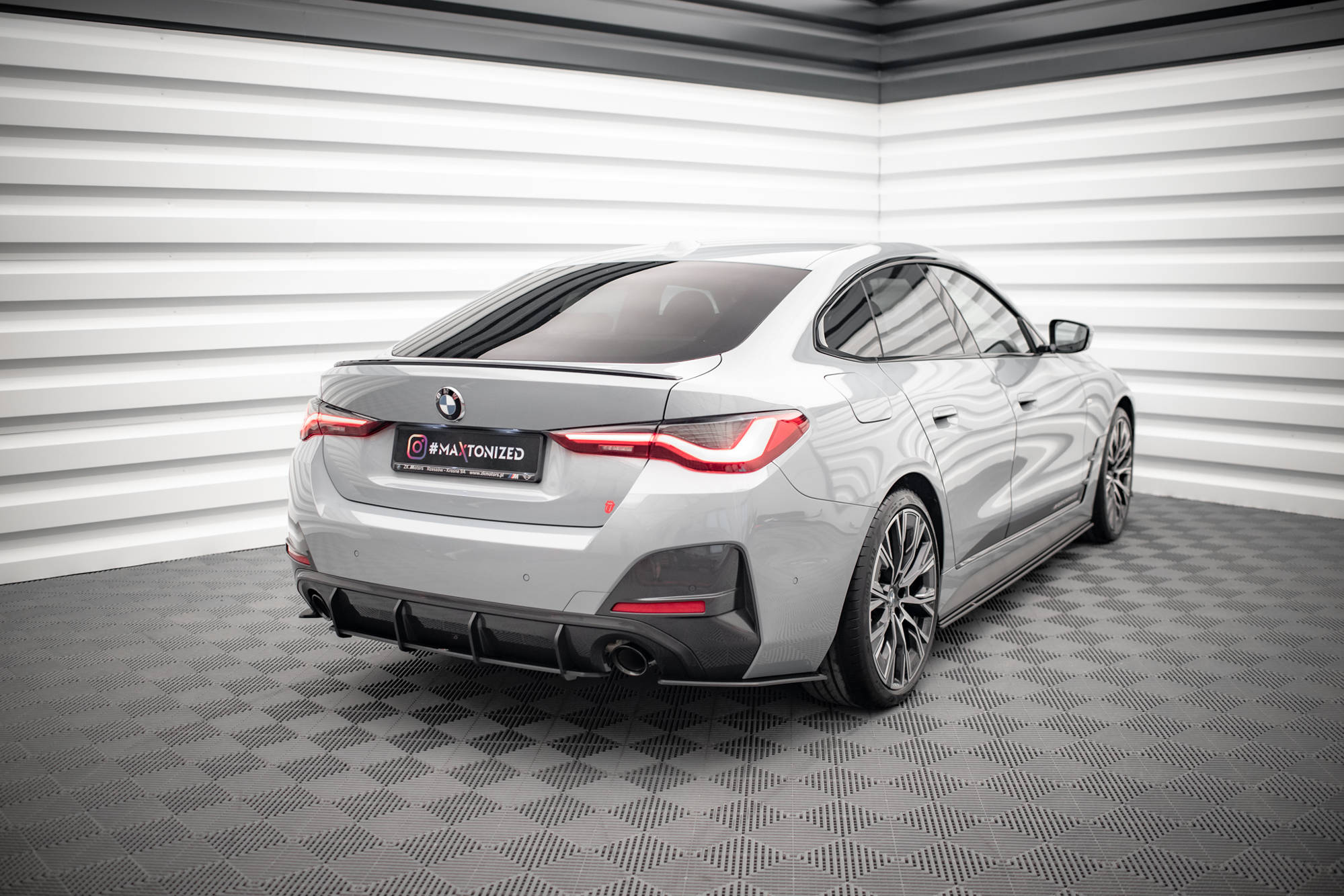 Street Pro Heck Ansatz Flaps passend für BMW 4er Gran Coupe M-Paket G26 rot
