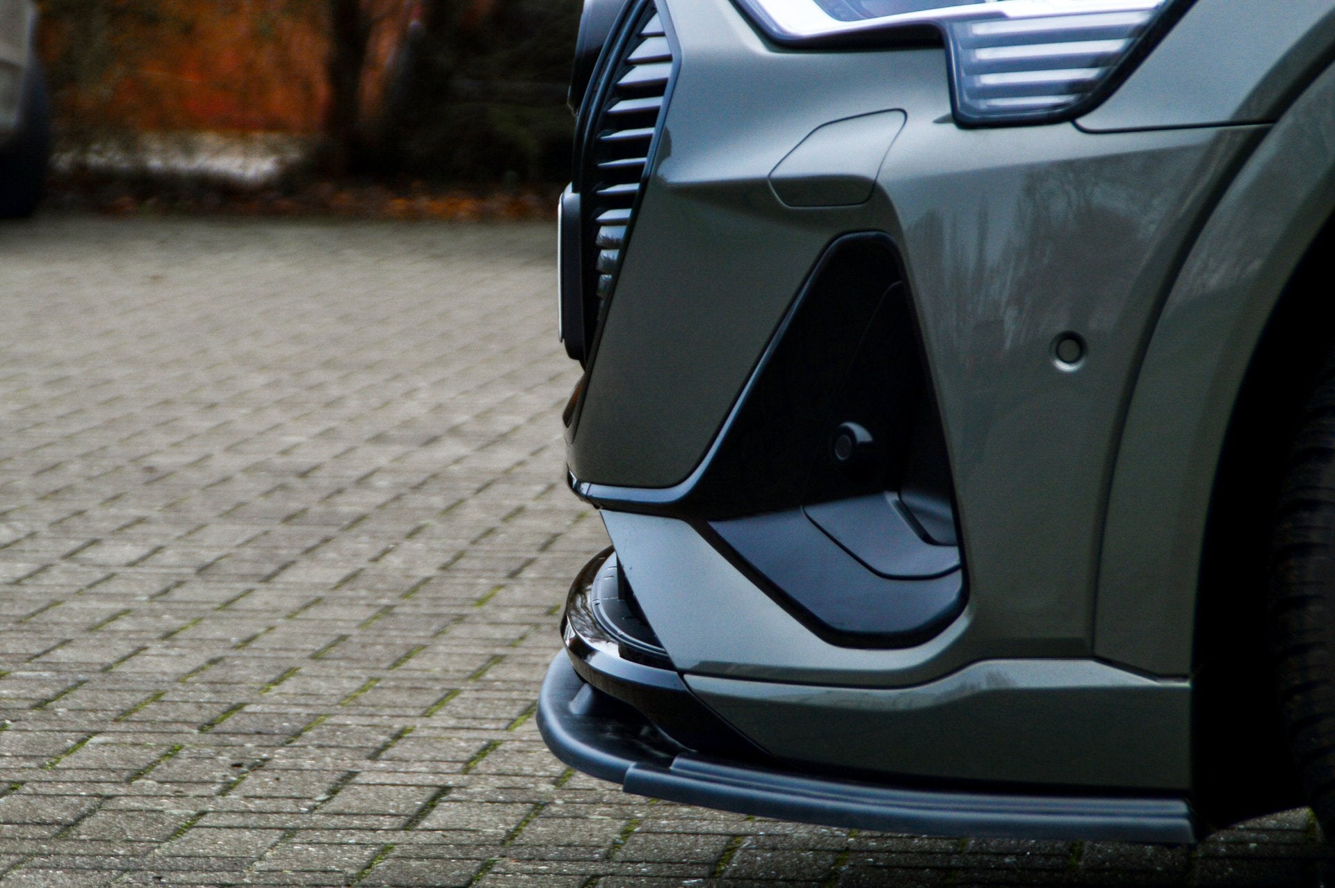 Cup Frontspoilerlippe für Audi E-Tron Quattro +Sportback (Carbon Optik)