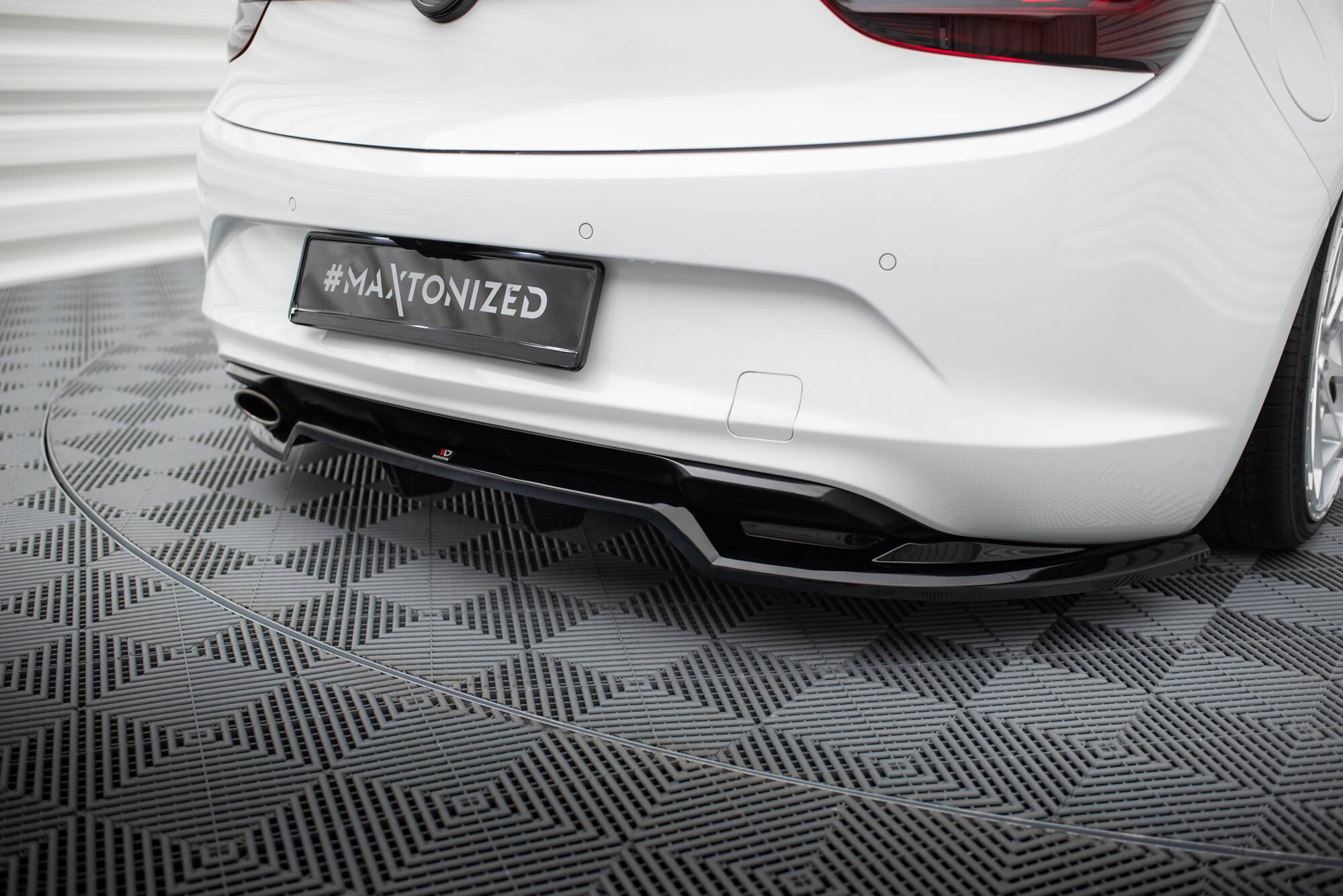 Street+ Mittlerer Diffusor RACE Heck Ansatz passend für Opel Cascada schwarz Hochglanz