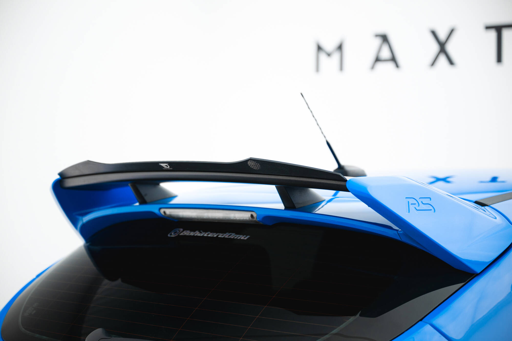Spoiler CAP V.2 für Ford Focus RS Mk3 schwarz Hochglanz